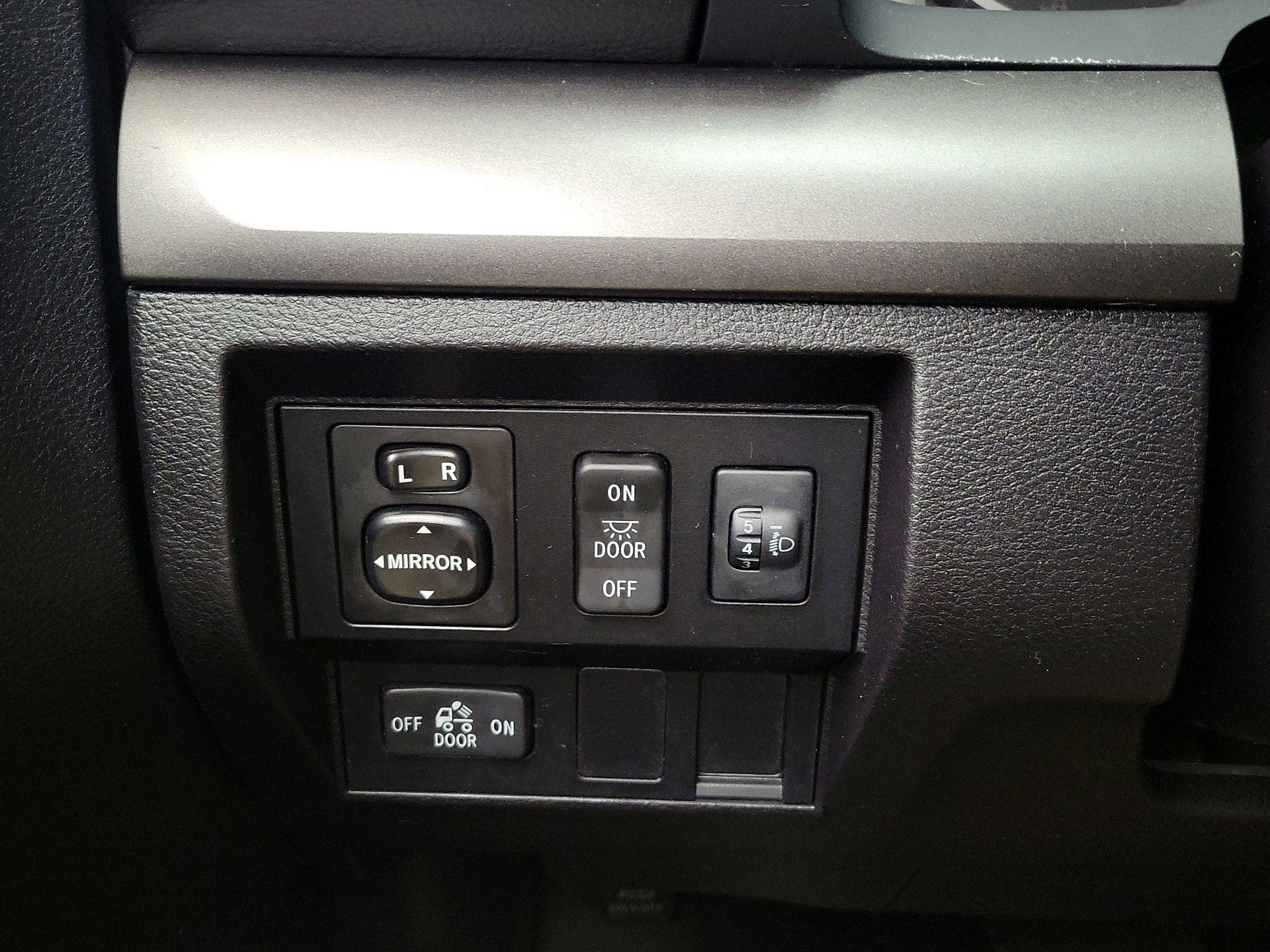 Thumbnail: 2015 Toyota Tundra - 13