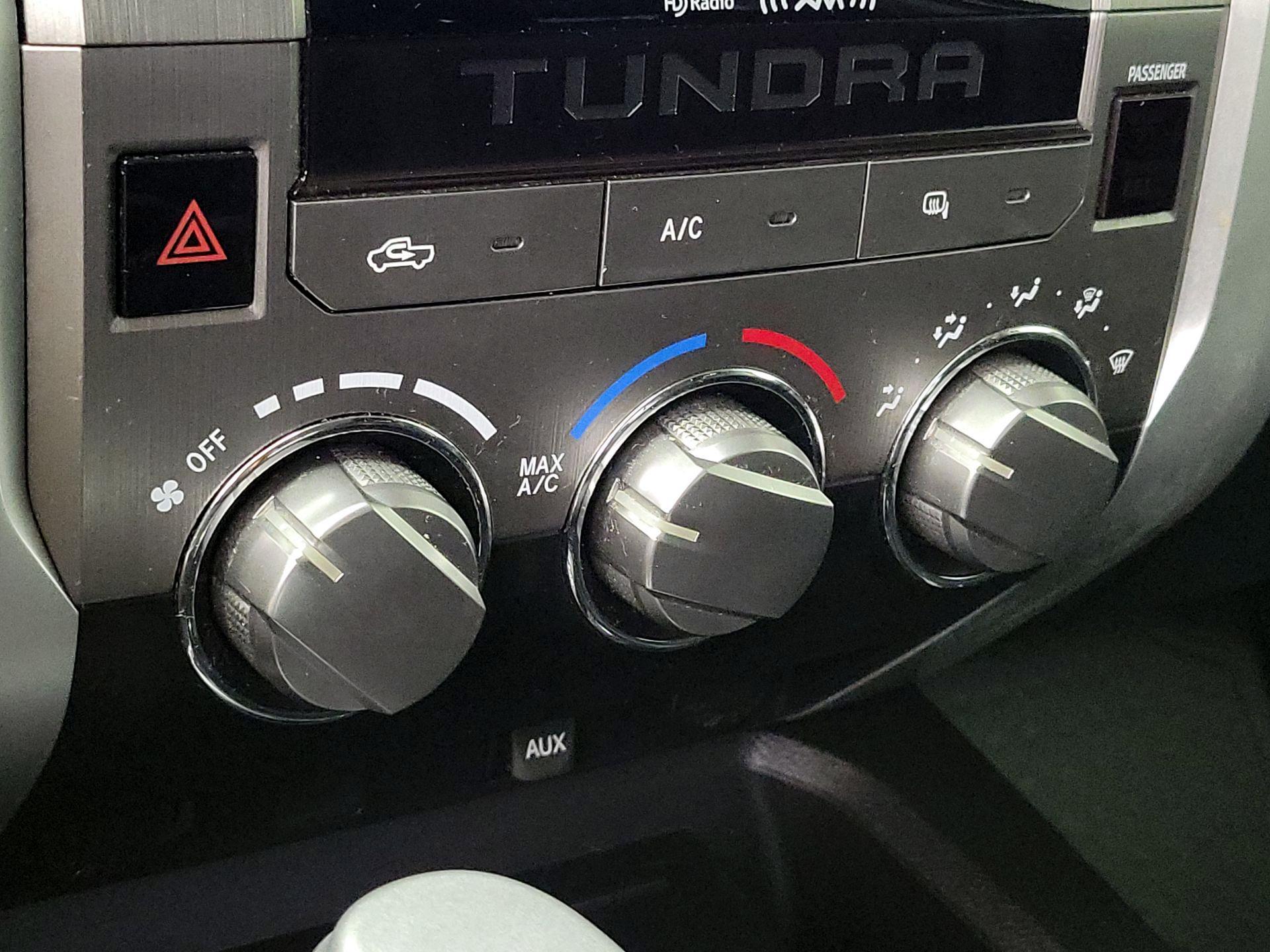 Thumbnail: 2015 Toyota Tundra - 16