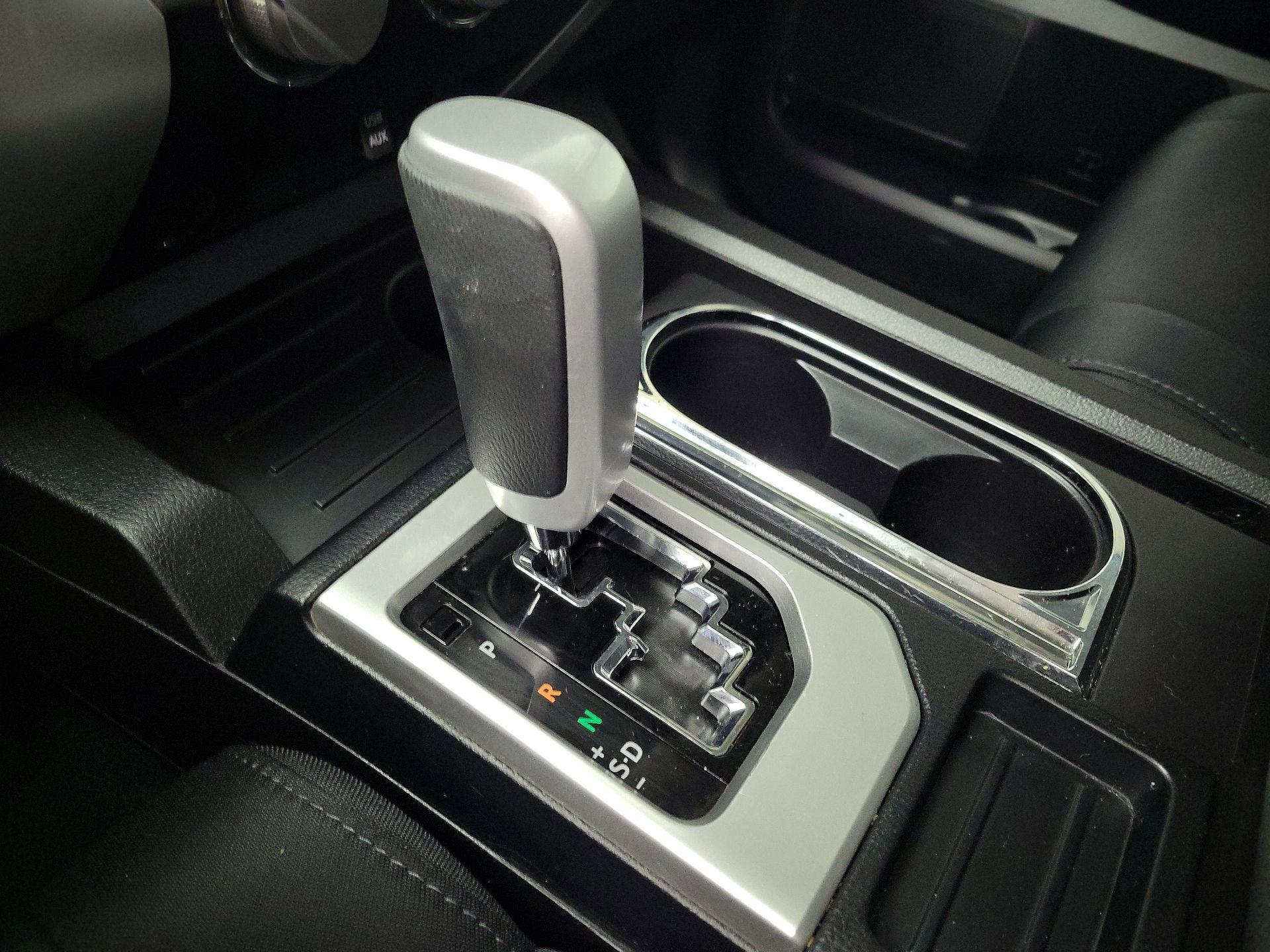 Thumbnail: 2015 Toyota Tundra - 17