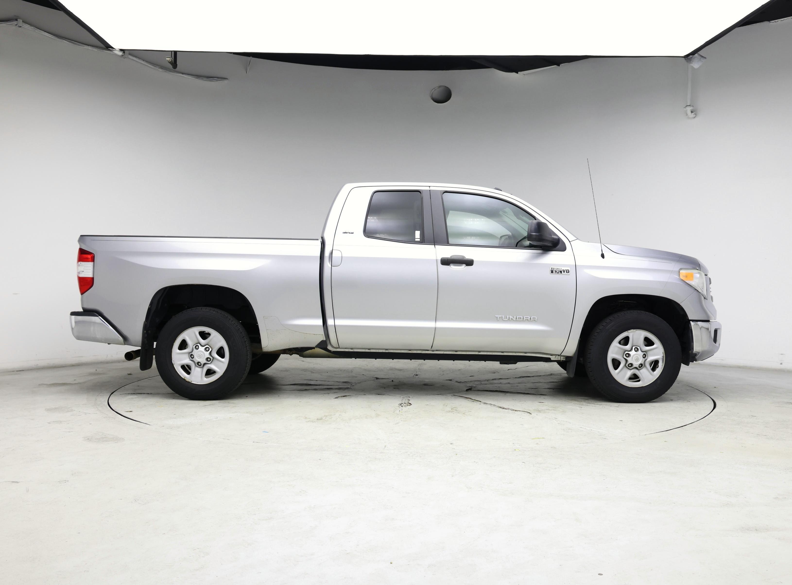 Thumbnail: 2015 Toyota Tundra - 7