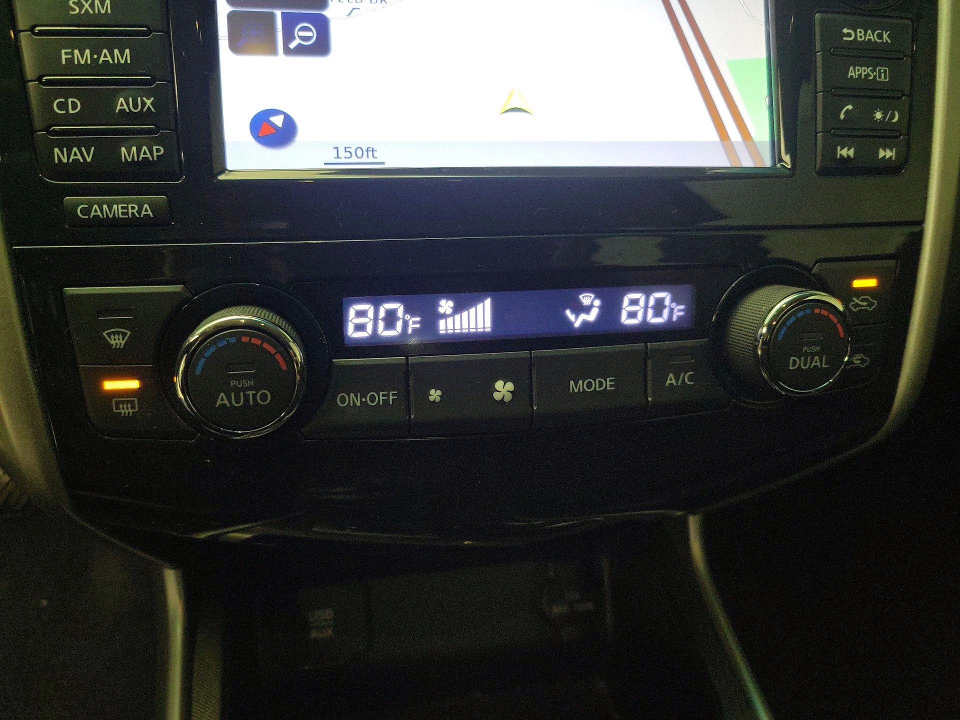 Thumbnail: 2015 Nissan Altima - 17