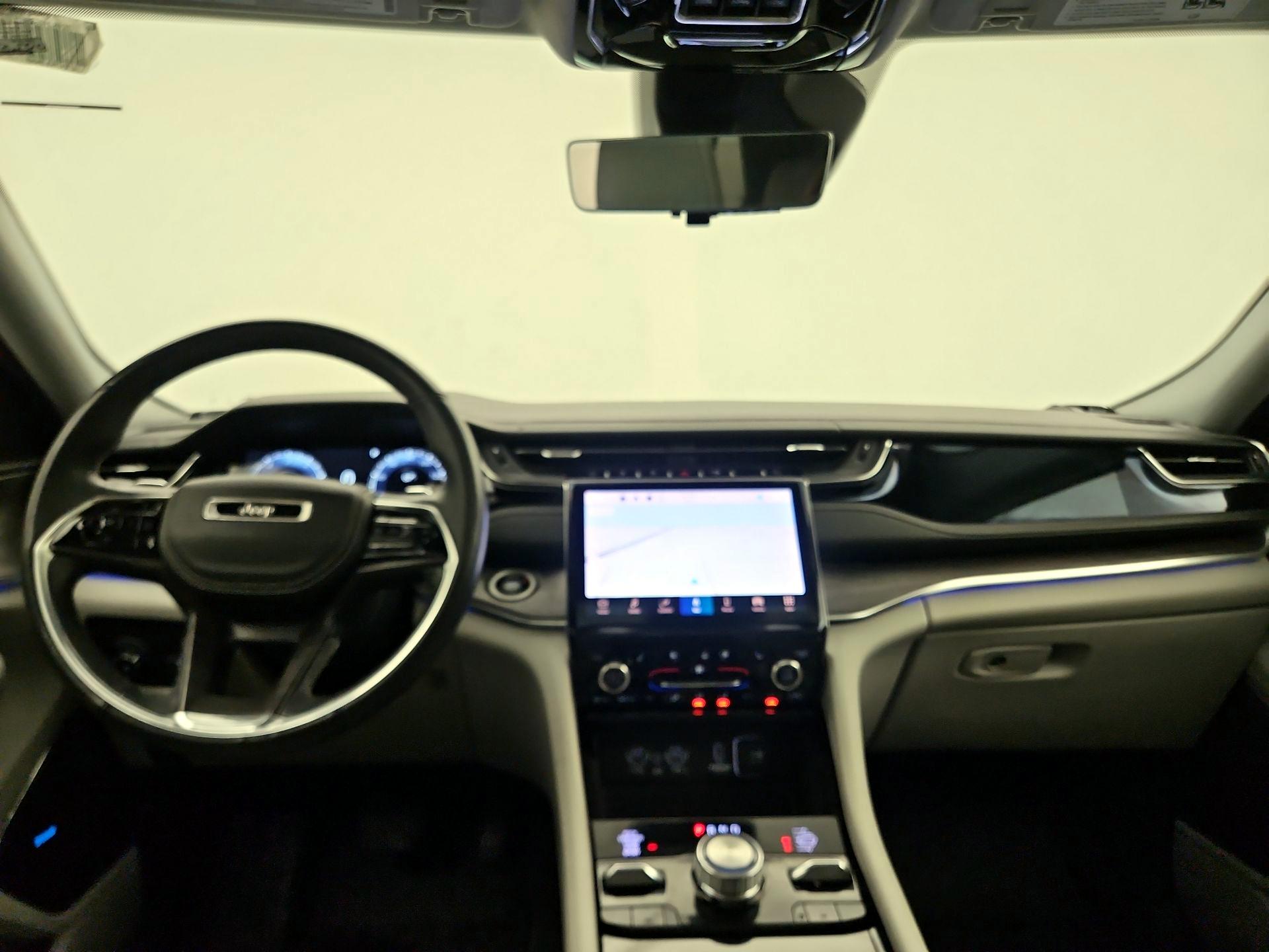 Thumbnail: 2022 Jeep Grand Cherokee - 9