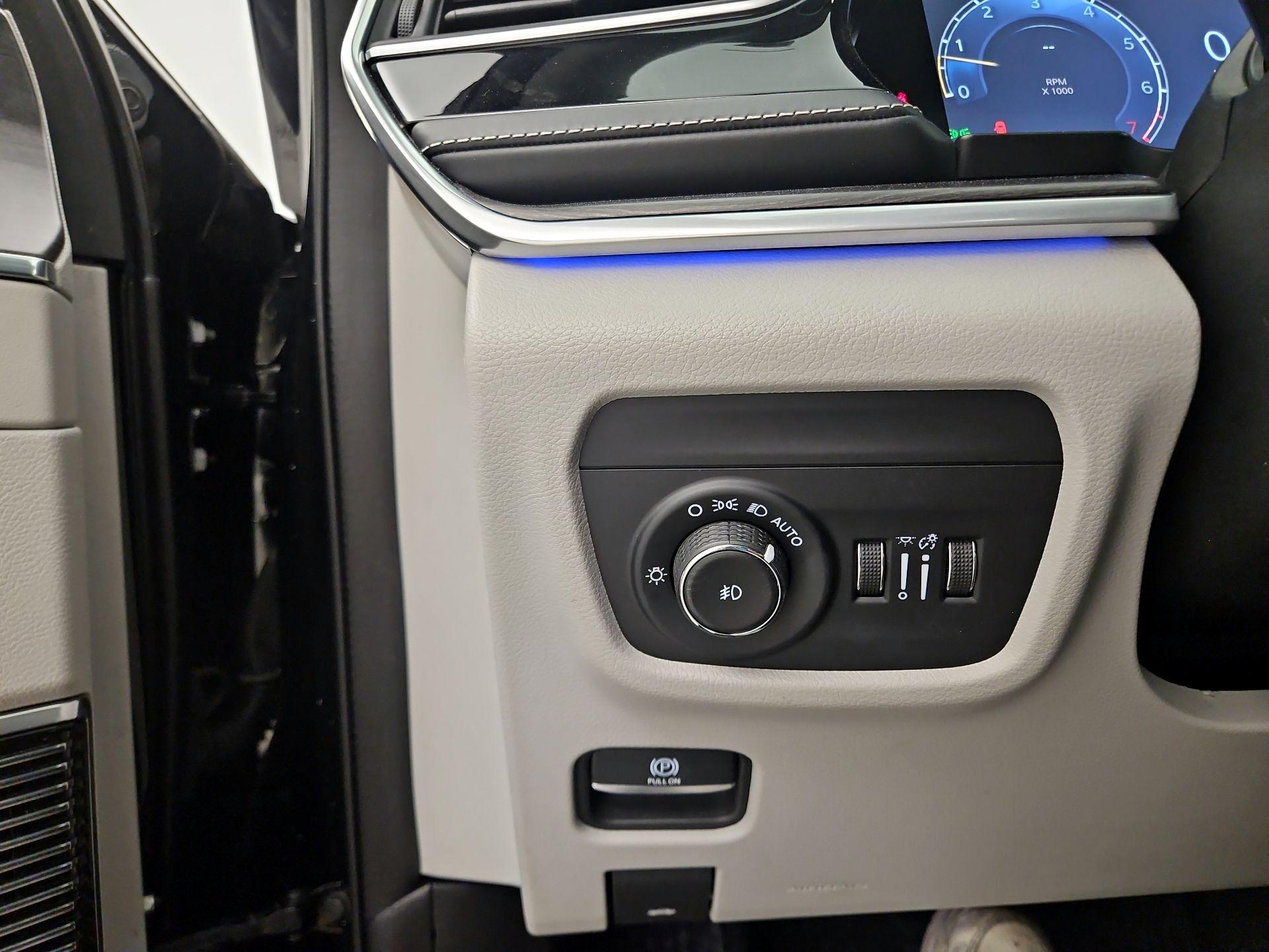 Thumbnail: 2022 Jeep Grand Cherokee - 13