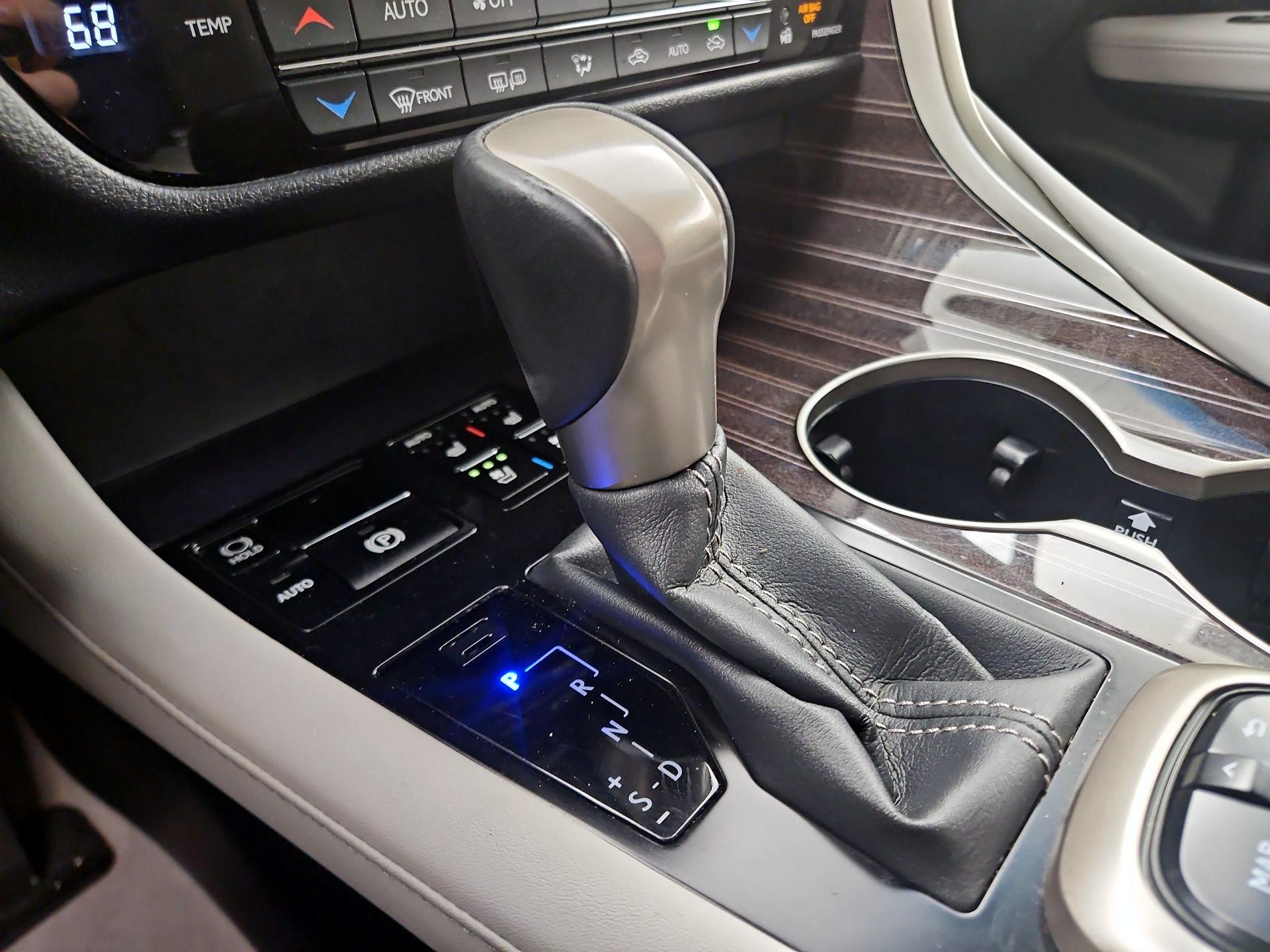 Thumbnail: 2016 Lexus RX - 18