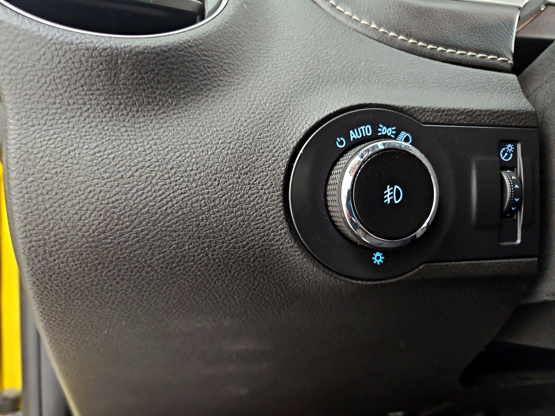 Thumbnail: 2014 Chevrolet Camaro - 13