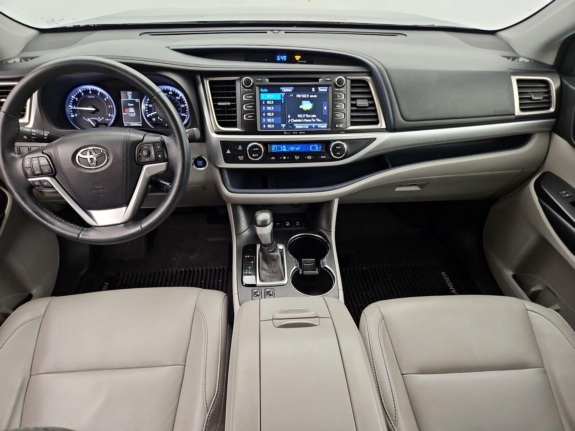 Thumbnail: 2016 Toyota Highlander - 9