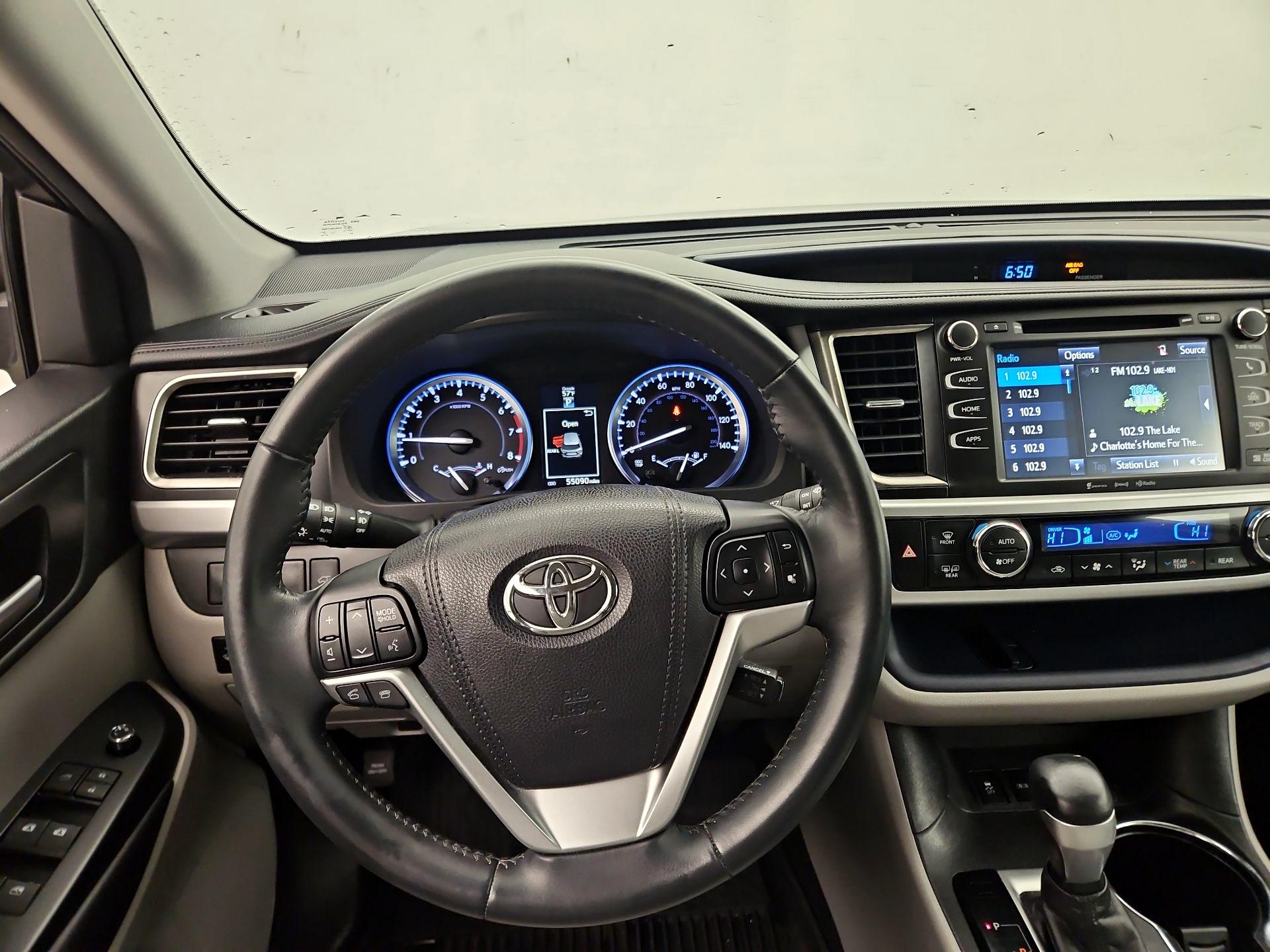 Thumbnail: 2016 Toyota Highlander - 10
