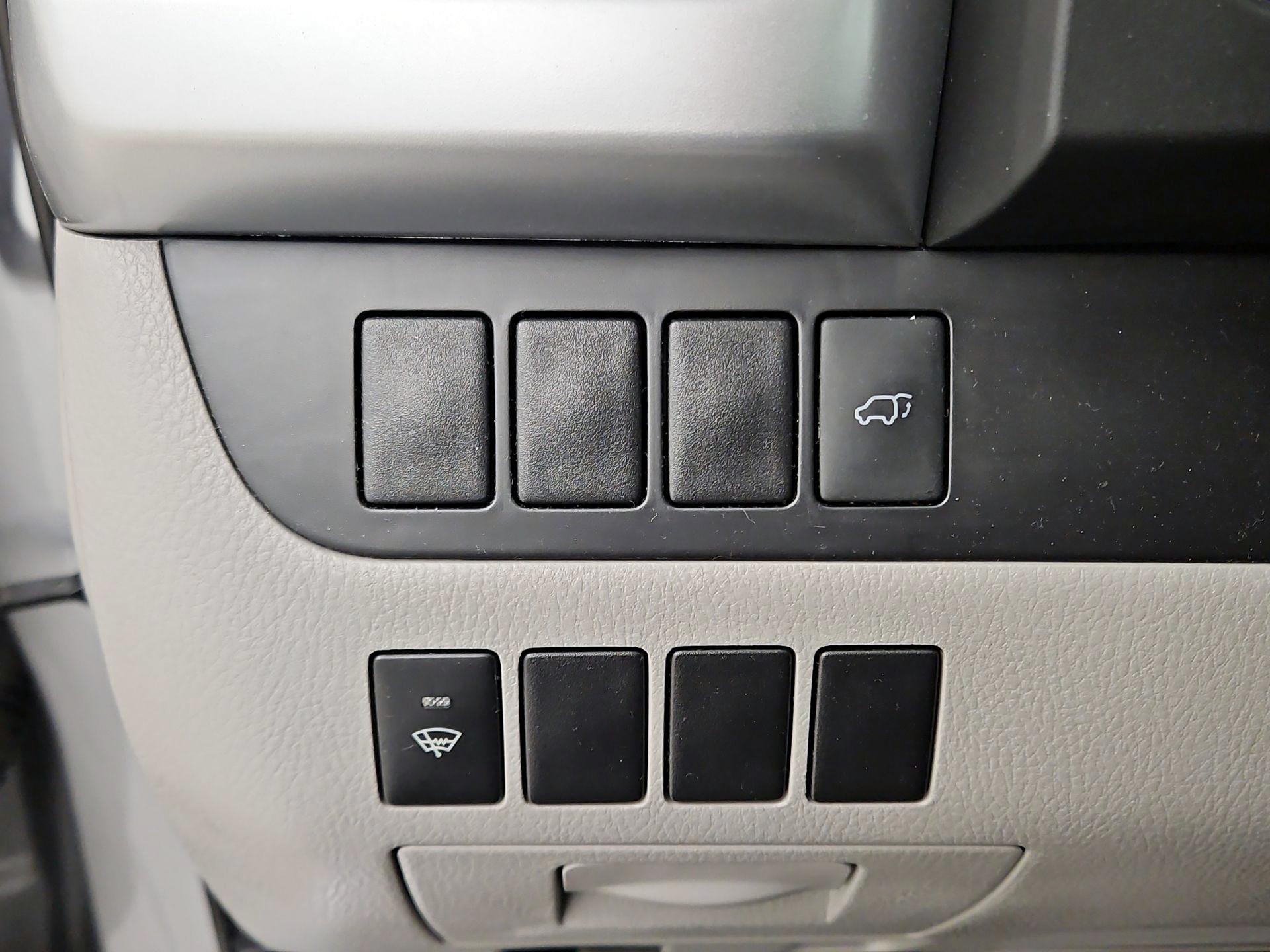 Thumbnail: 2016 Toyota Highlander - 13