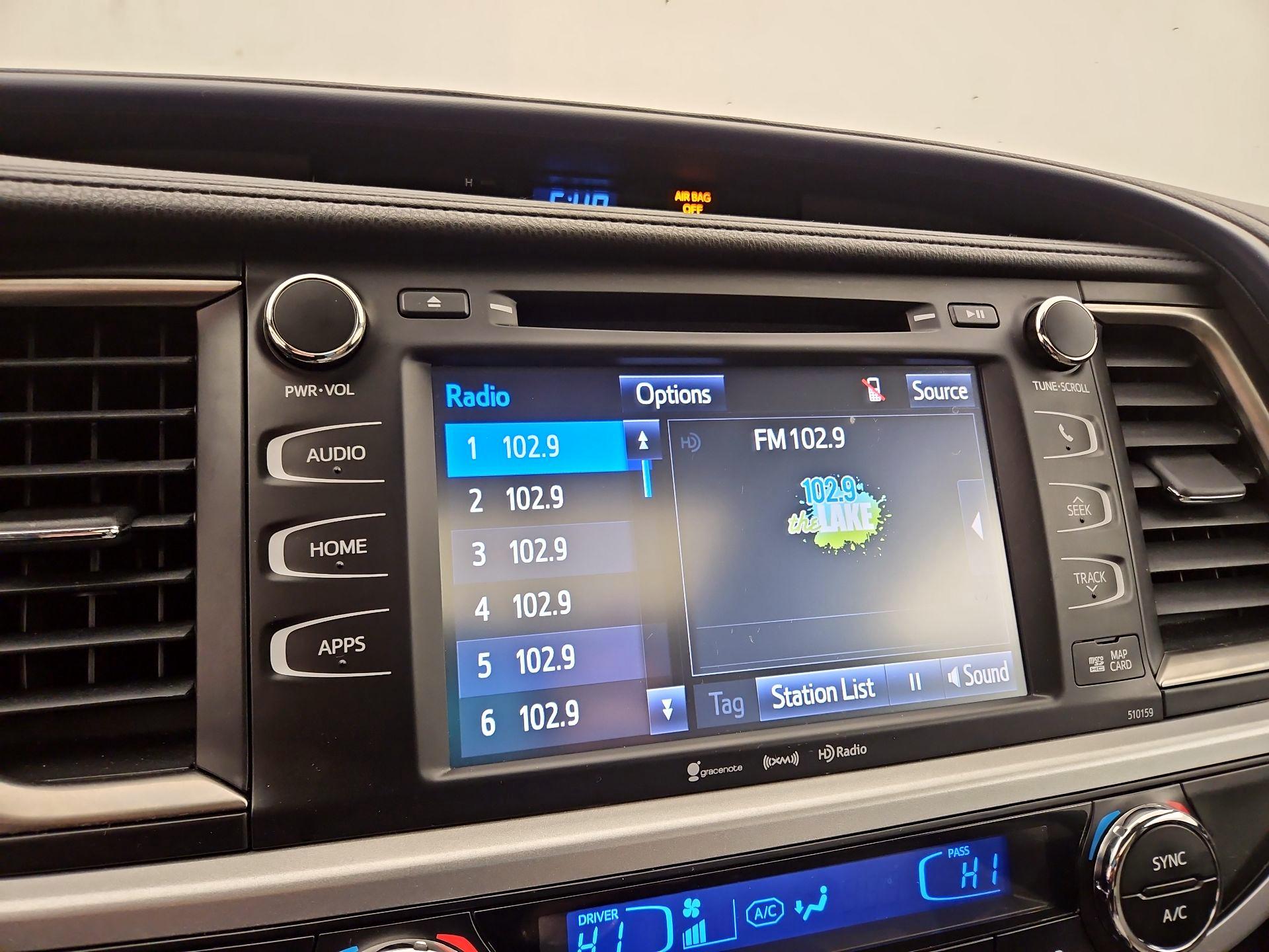 Thumbnail: 2016 Toyota Highlander - 15