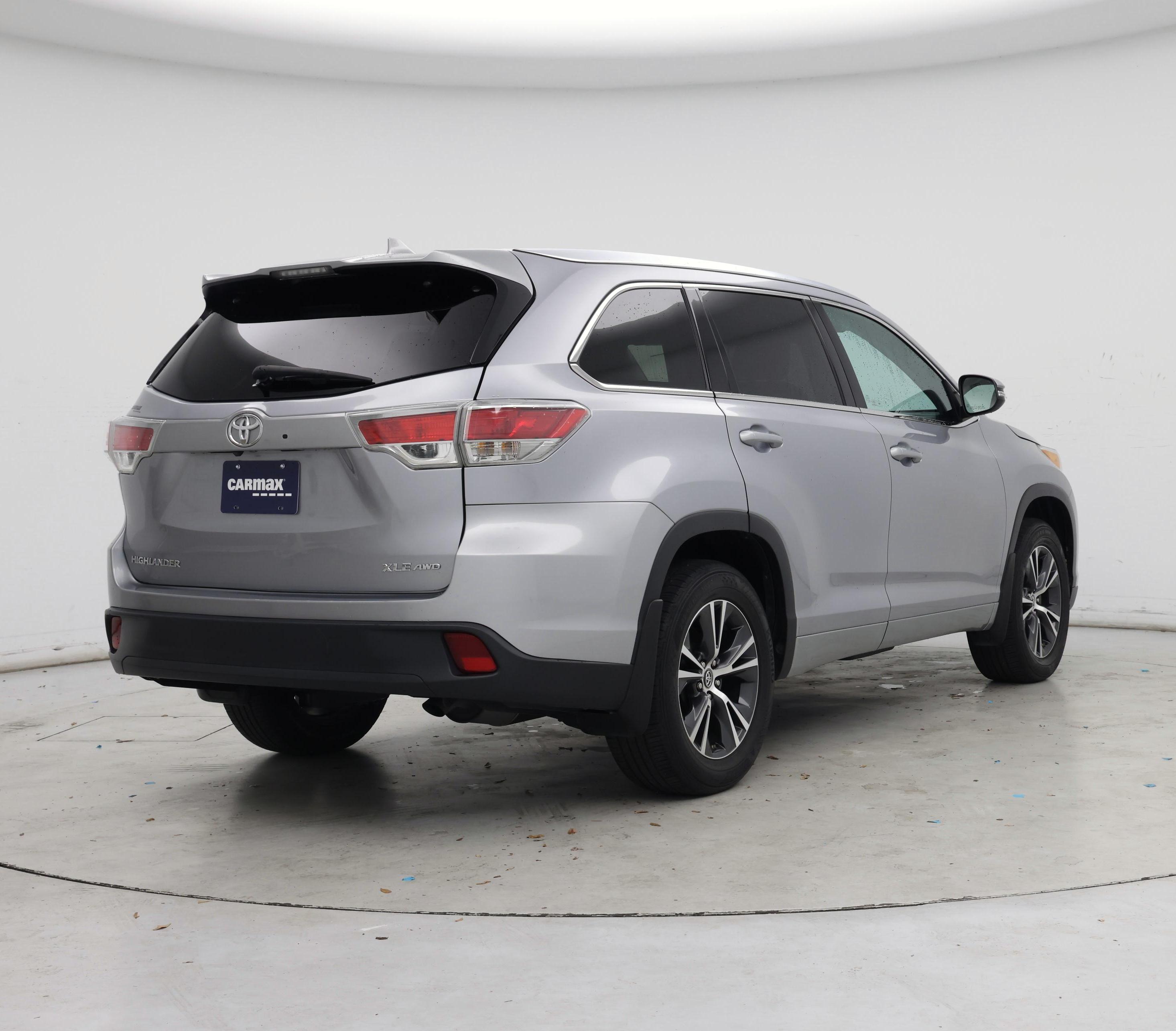 Thumbnail: 2016 Toyota Highlander - 8