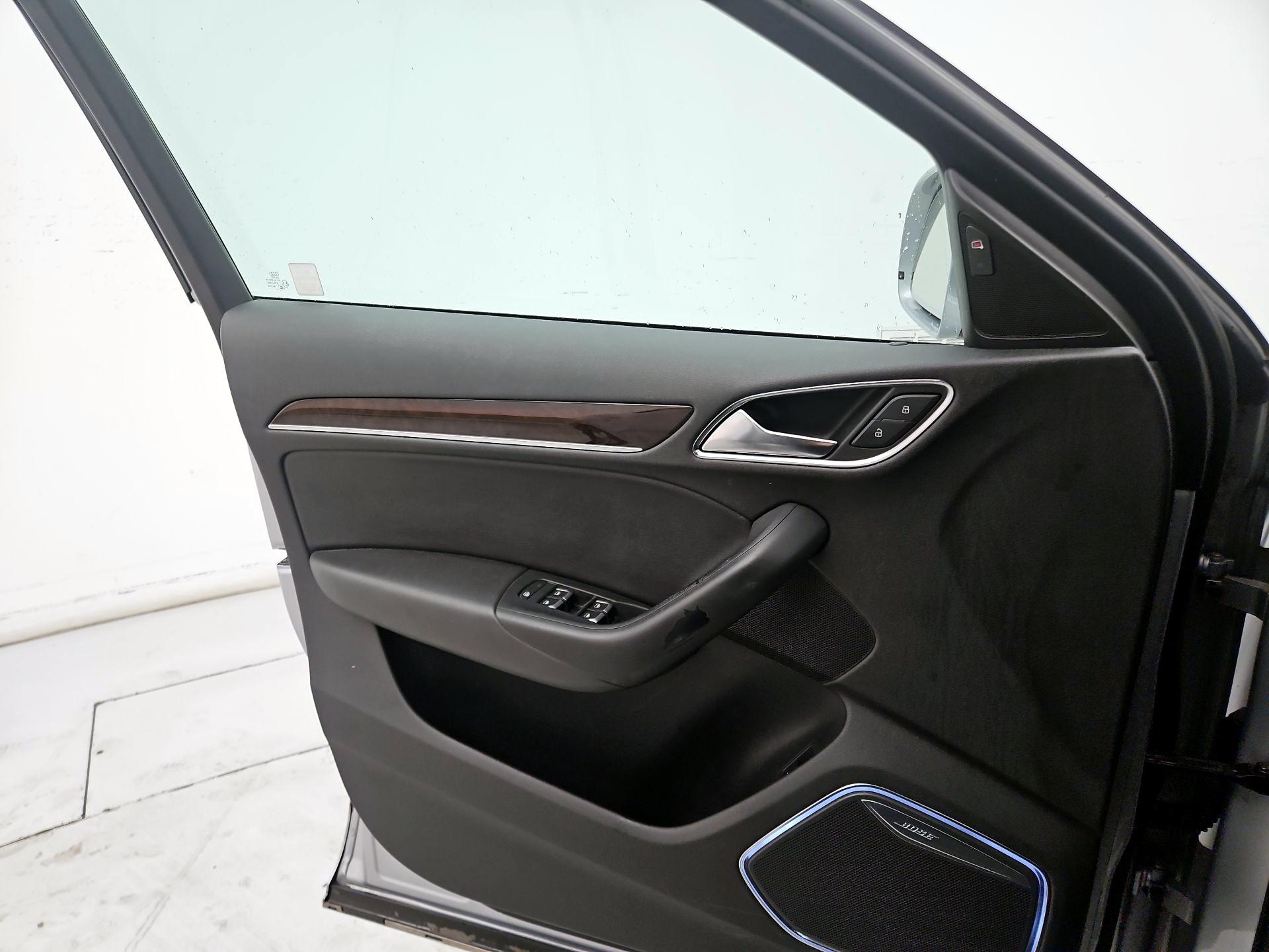 Thumbnail: 2015 Audi Q3 - 12