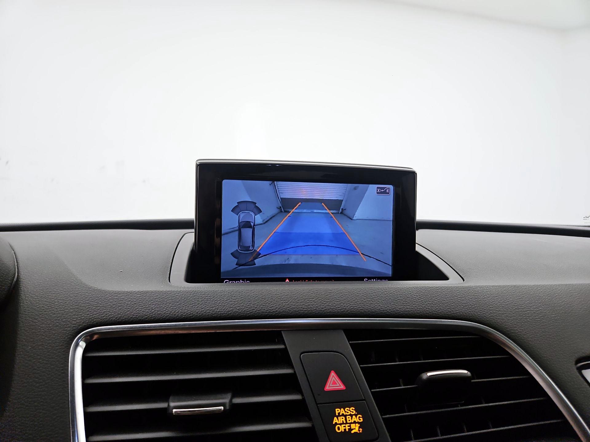 Thumbnail: 2015 Audi Q3 - 15