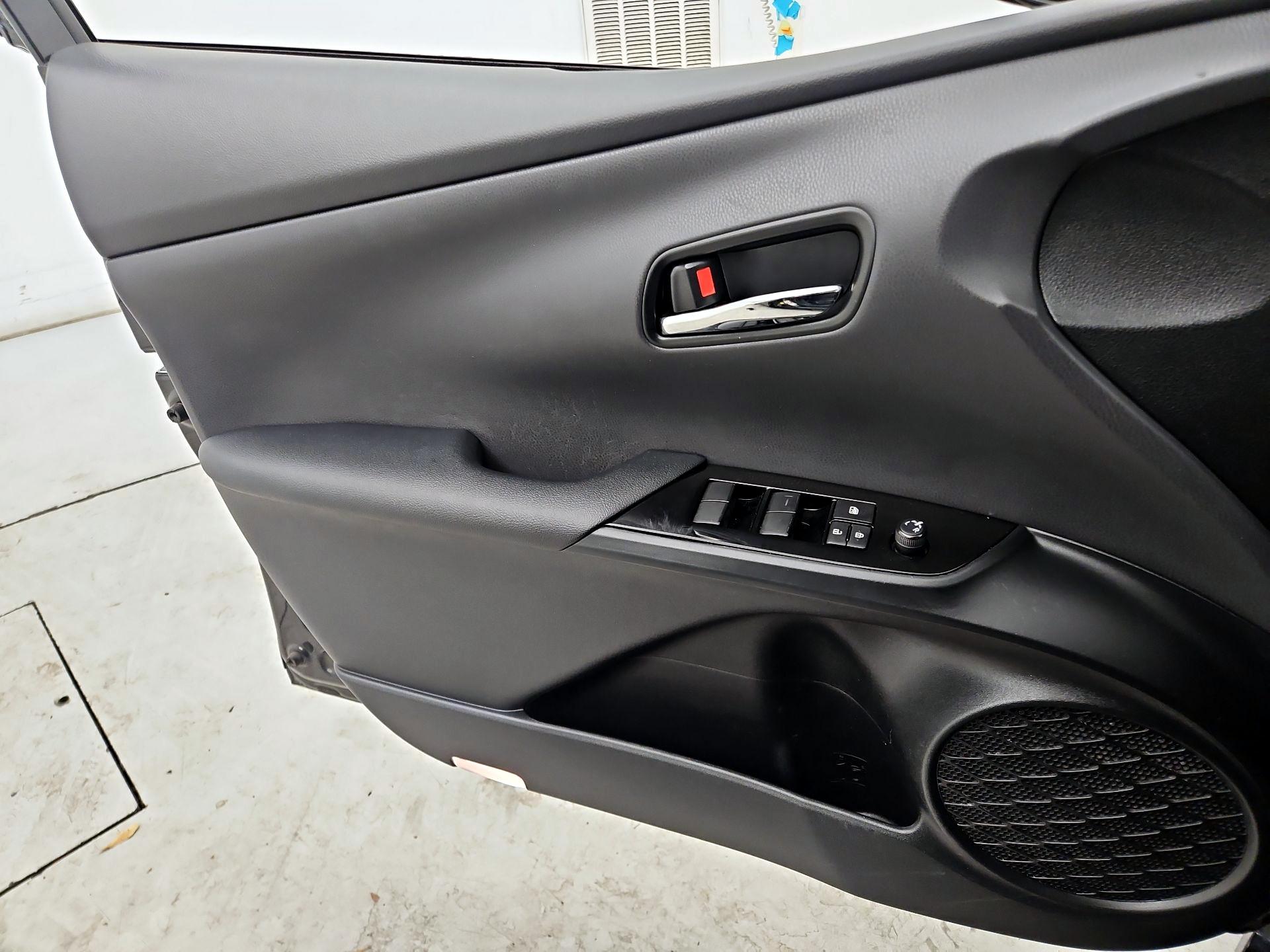 Thumbnail: 2021 Toyota Prius Prime - 12