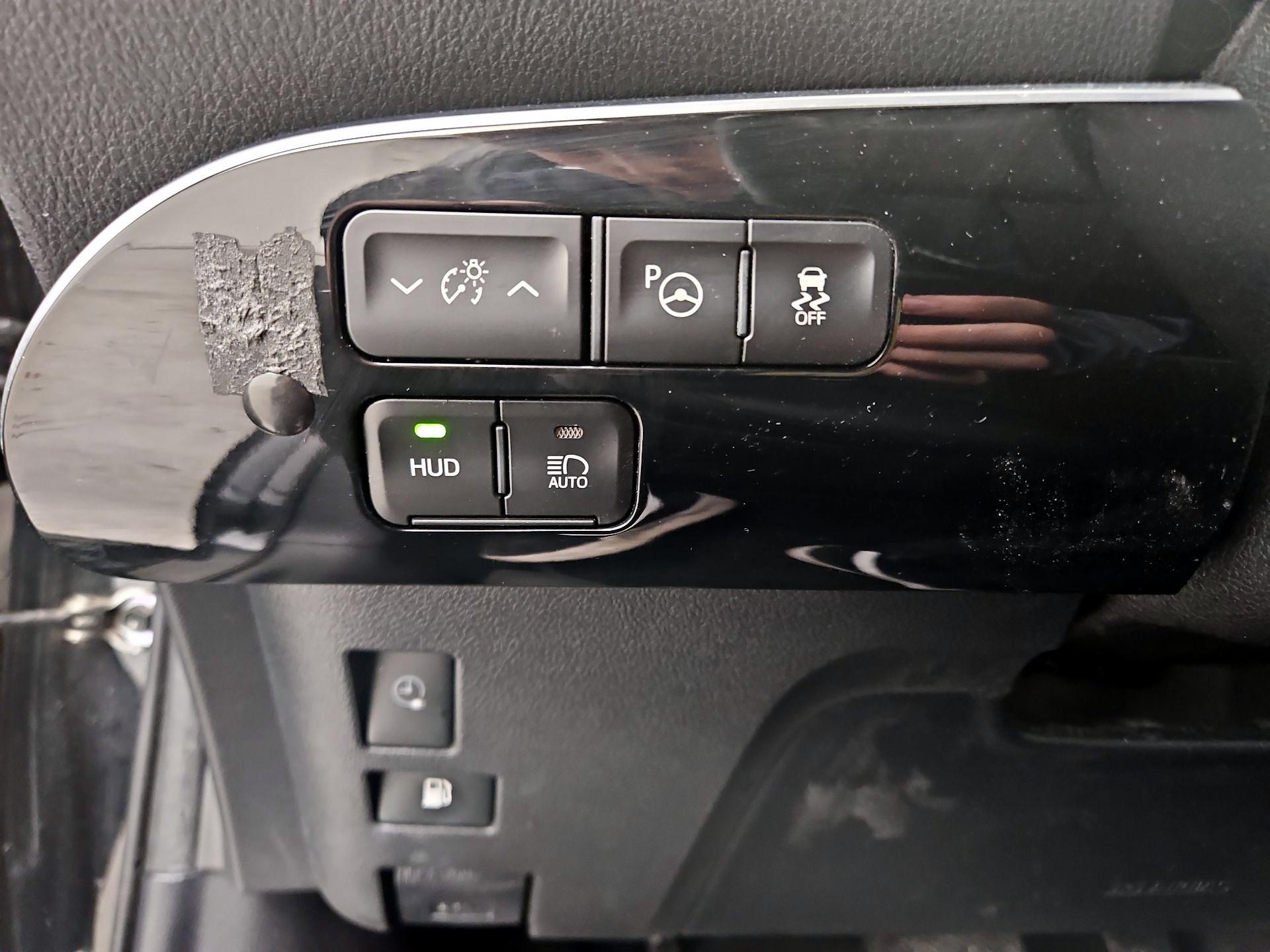 Thumbnail: 2021 Toyota Prius Prime - 13