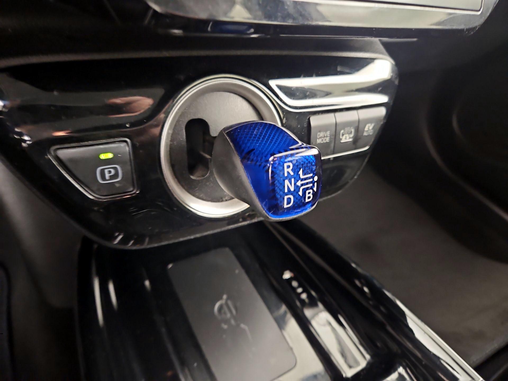 Thumbnail: 2021 Toyota Prius Prime - 17