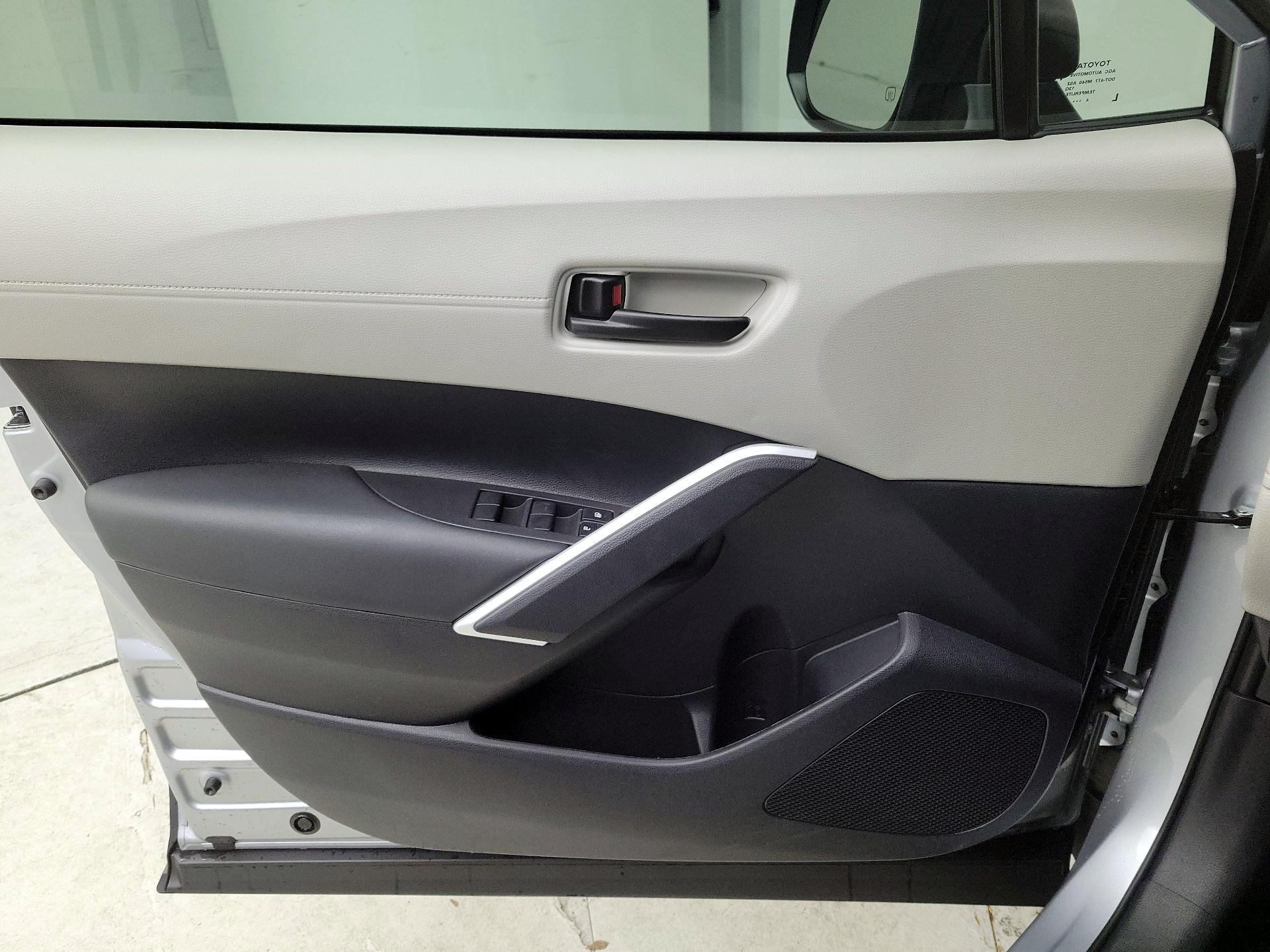 Thumbnail: 2025 Toyota Corolla Cross - 12