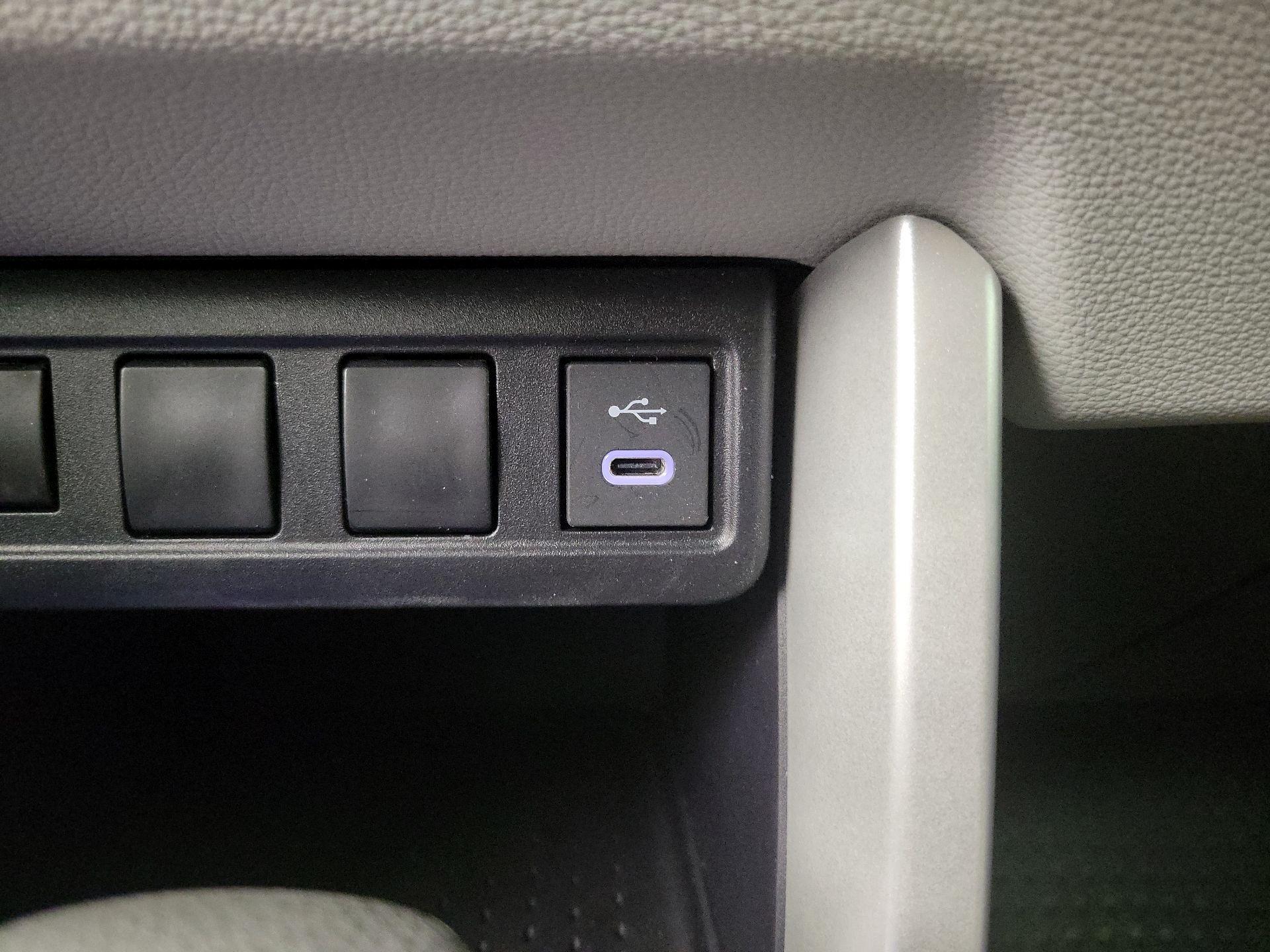 Thumbnail: 2025 Toyota Corolla Cross - 18