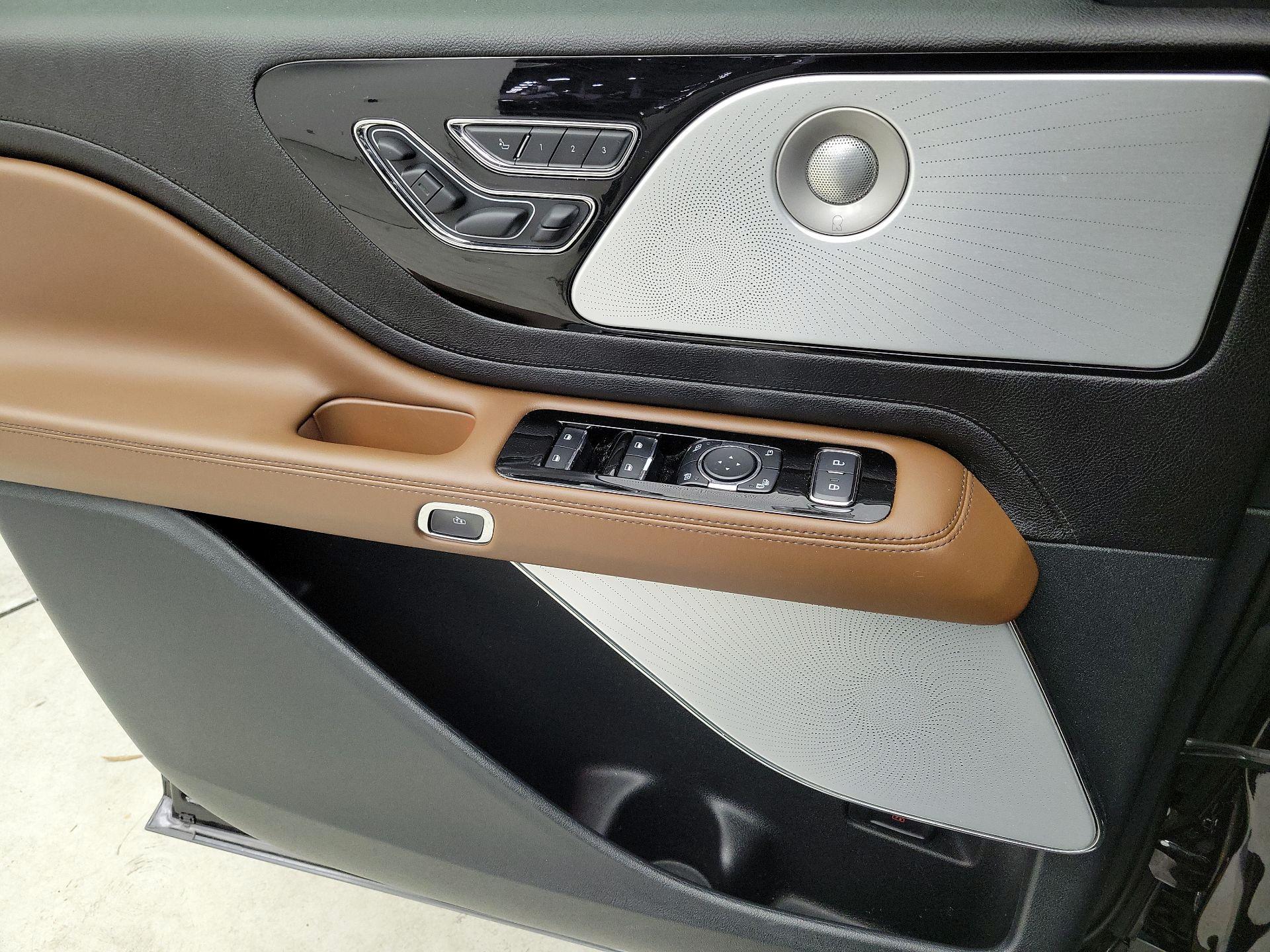 Thumbnail: 2024 Lincoln Aviator - 12