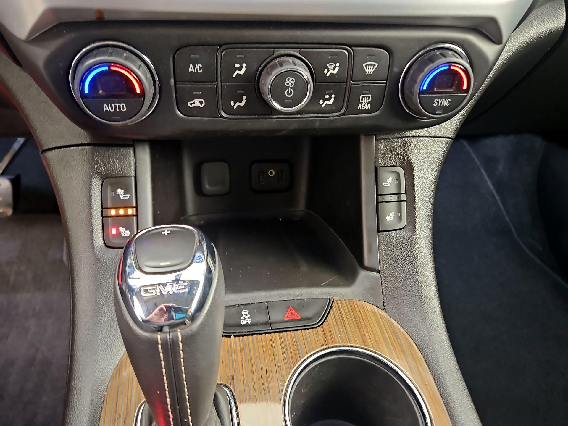 Thumbnail: 2019 GMC Acadia - 16