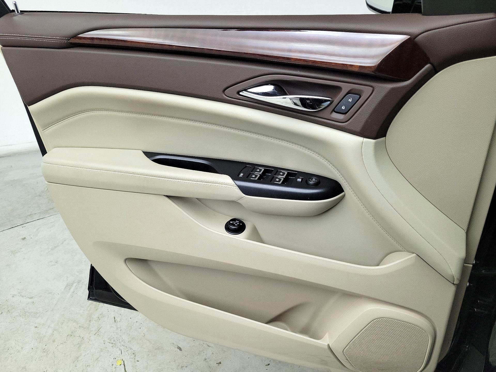 Thumbnail: 2015 Cadillac SRX - 12