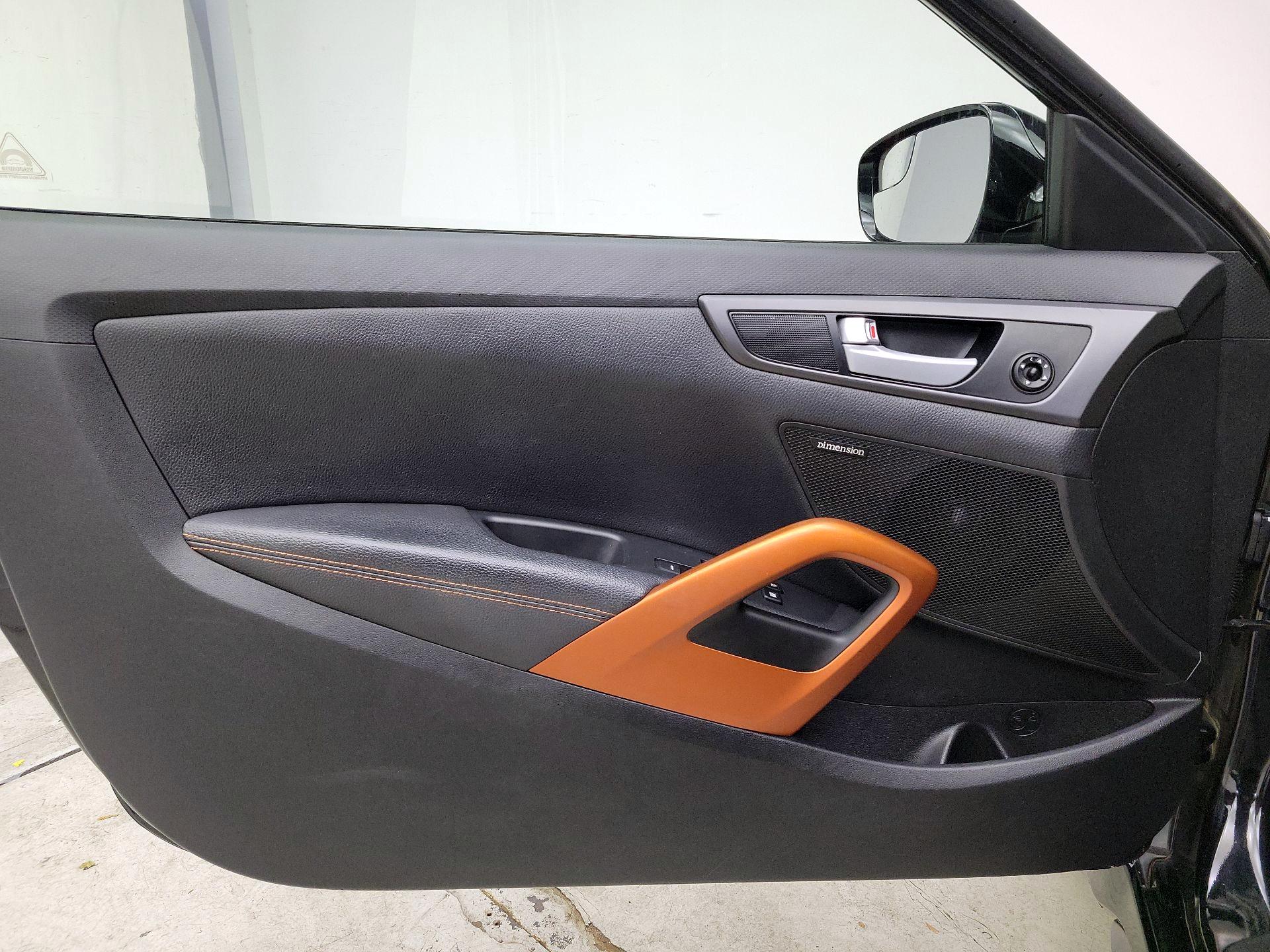 Thumbnail: 2017 Hyundai Veloster - 12