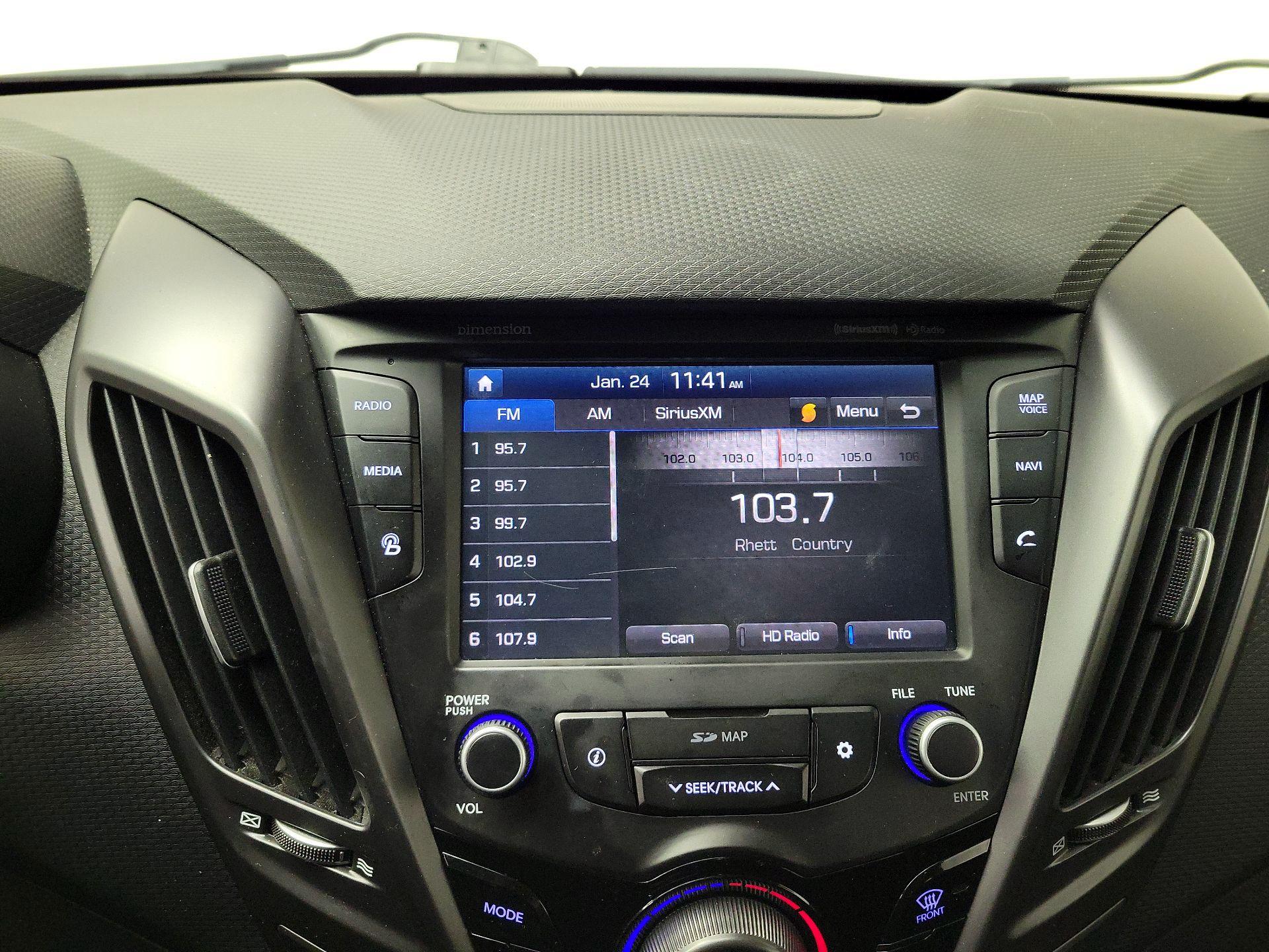 Thumbnail: 2017 Hyundai Veloster - 16