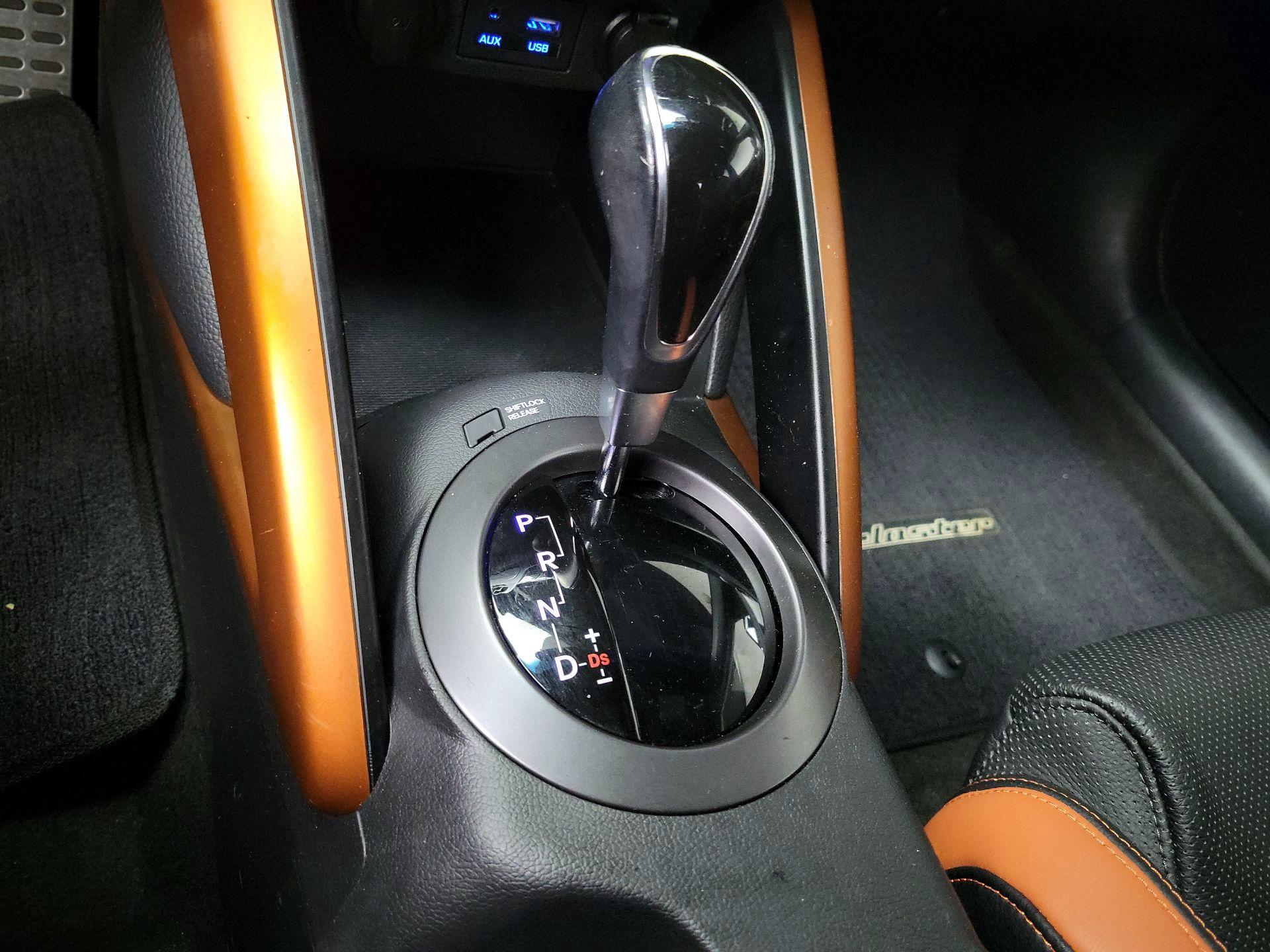 Thumbnail: 2017 Hyundai Veloster - 18