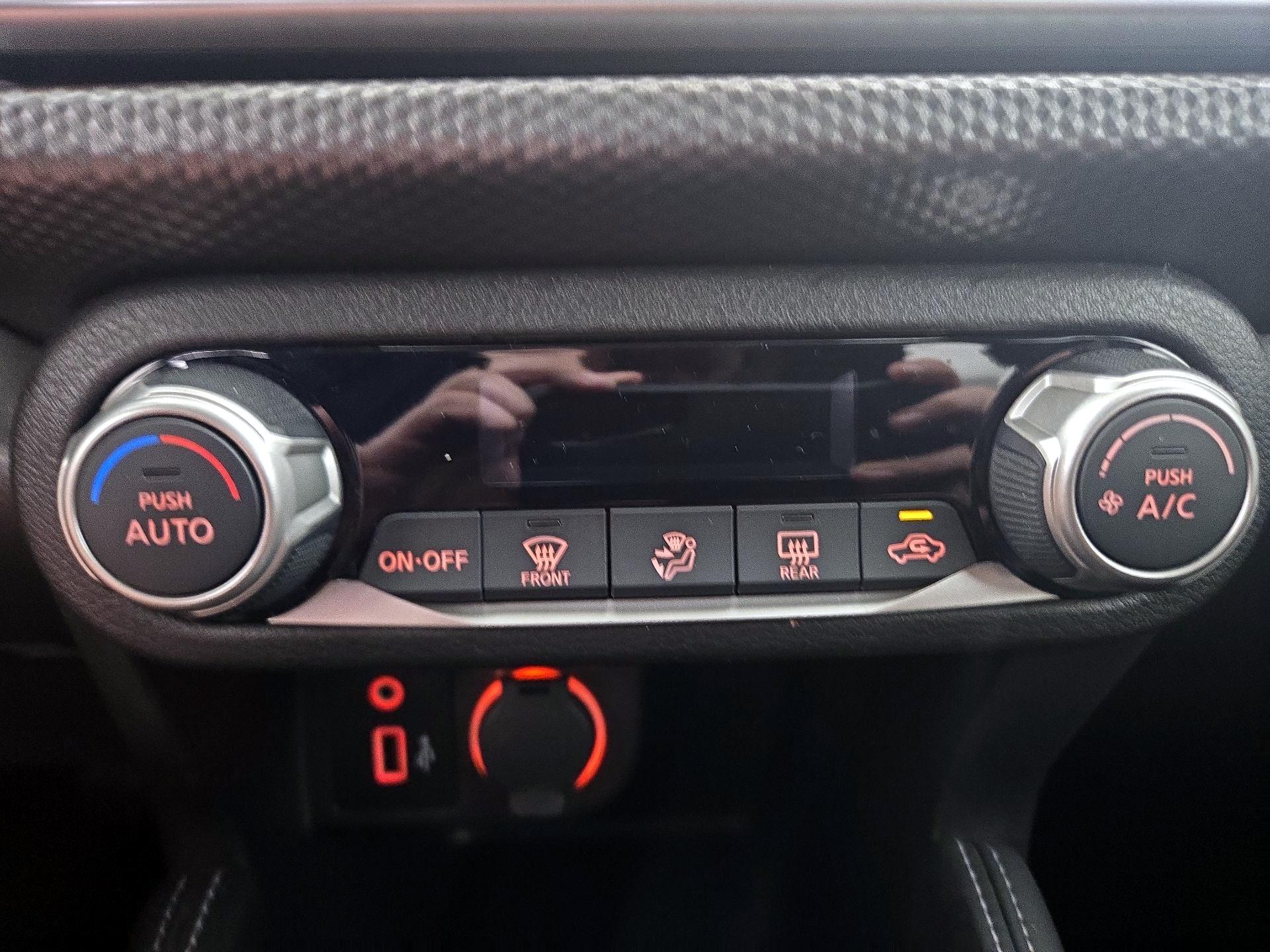 Thumbnail: 2019 Nissan Kicks - 16