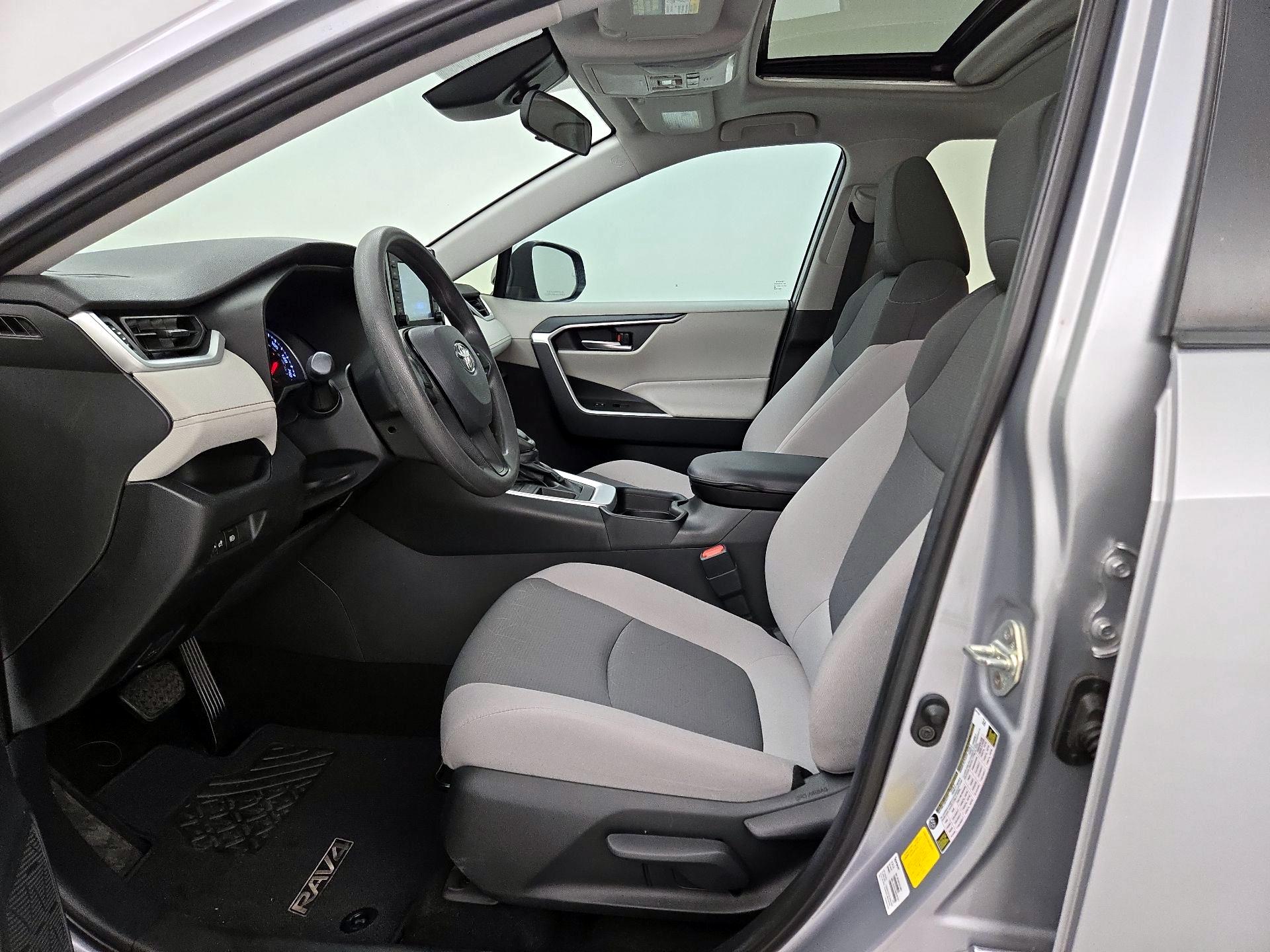 Thumbnail: 2019 Toyota RAV4 - 11