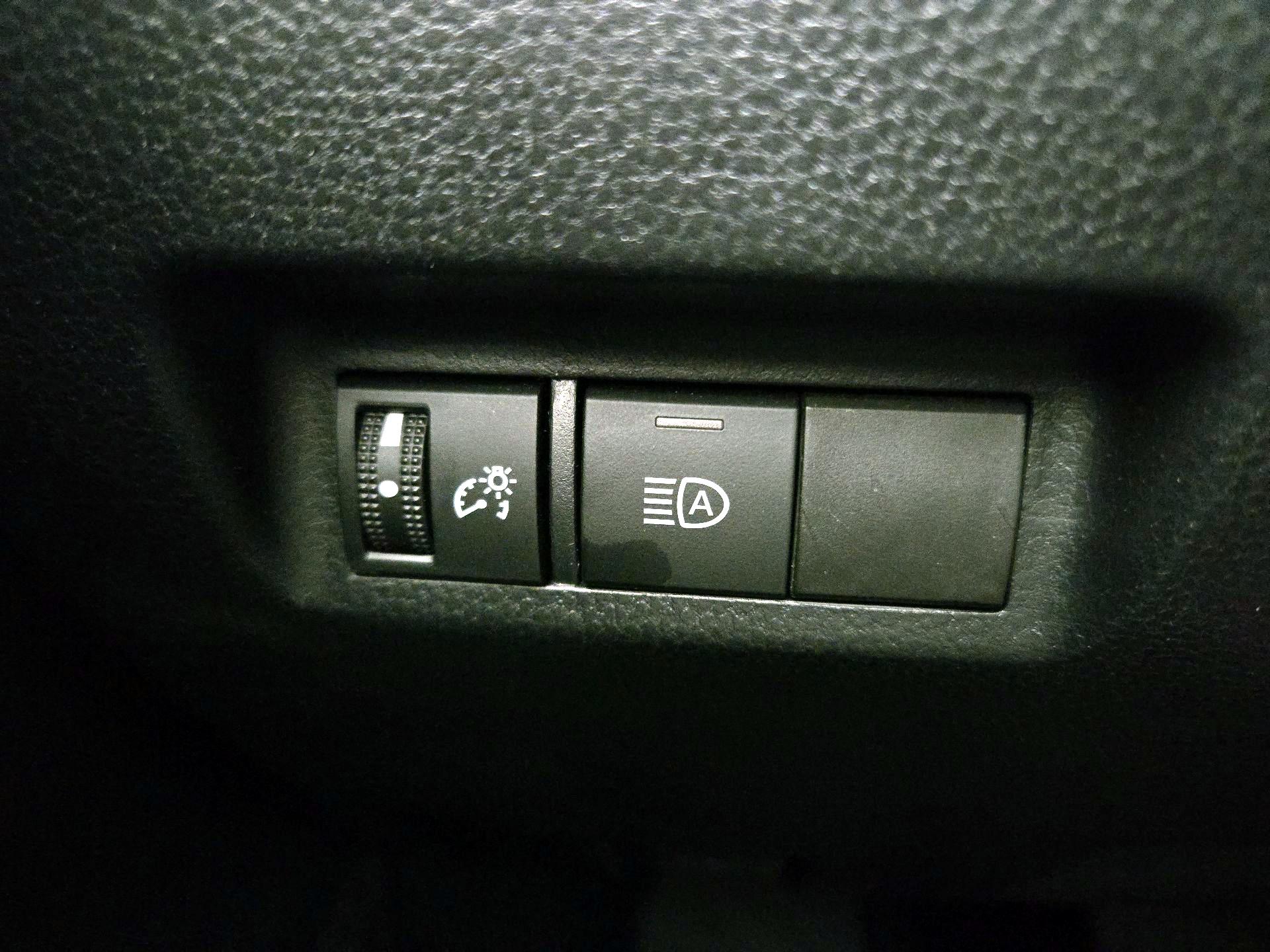 Thumbnail: 2019 Toyota RAV4 - 13