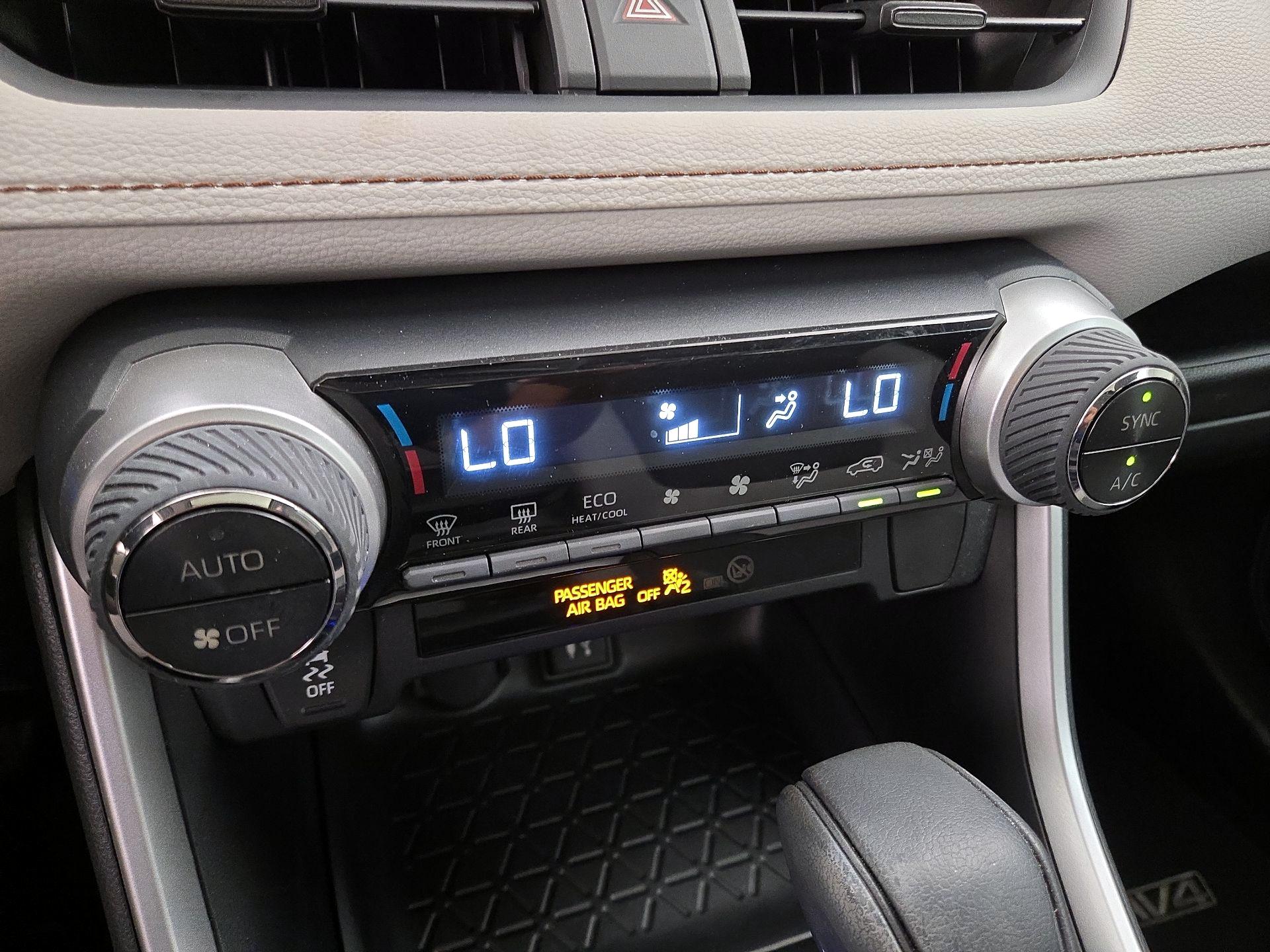 Thumbnail: 2019 Toyota RAV4 - 16
