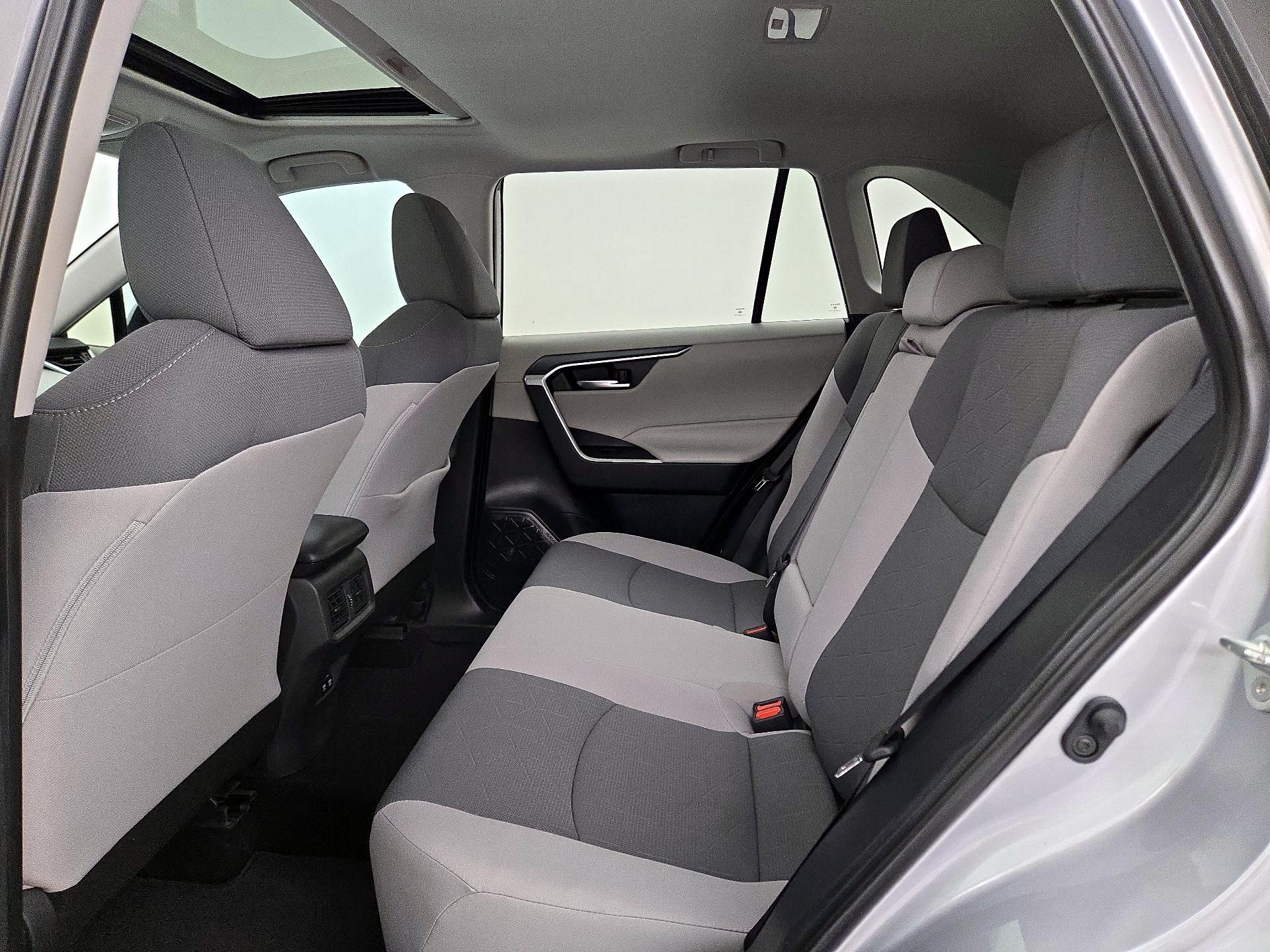 Thumbnail: 2019 Toyota RAV4 - 20
