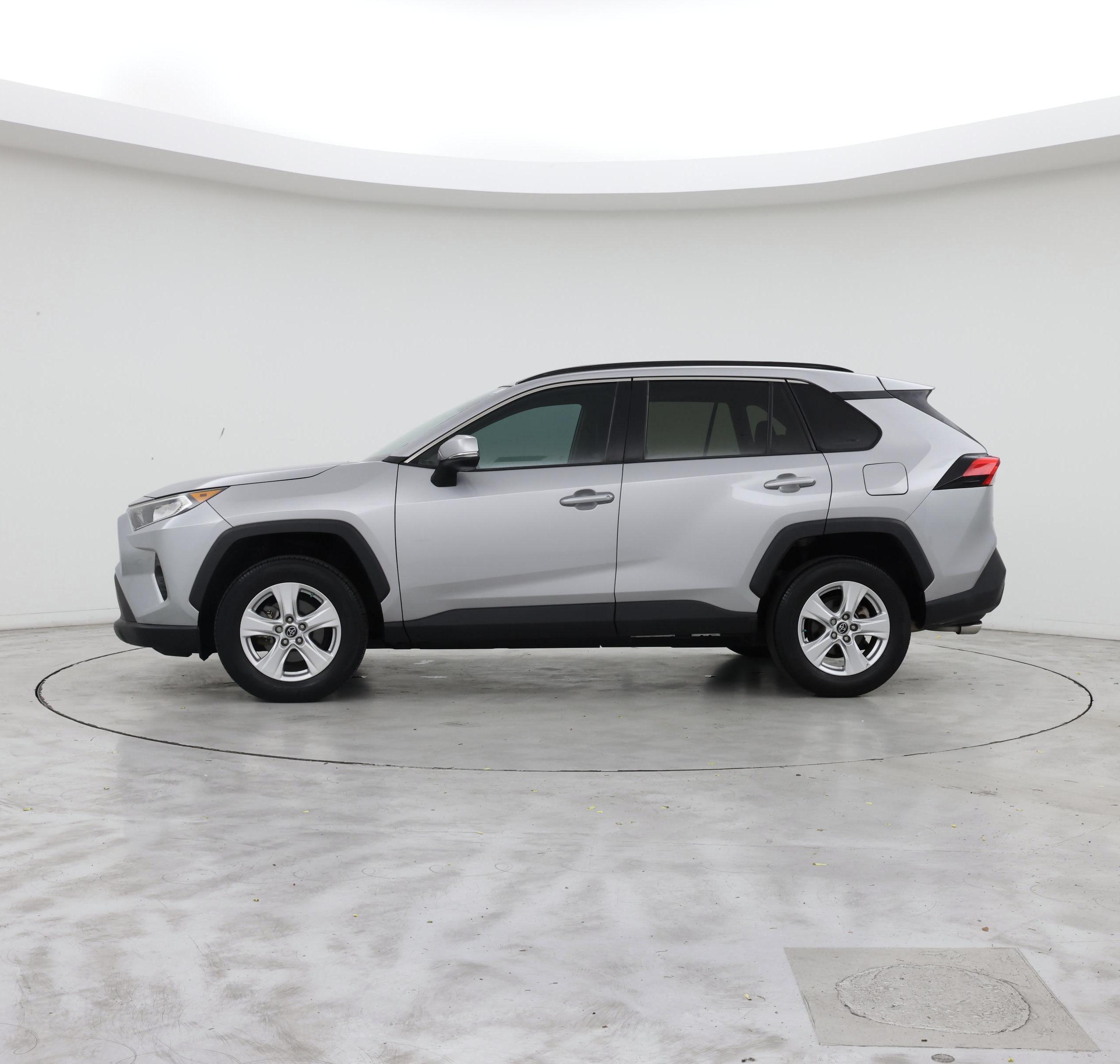 Thumbnail: 2019 Toyota RAV4 - 3