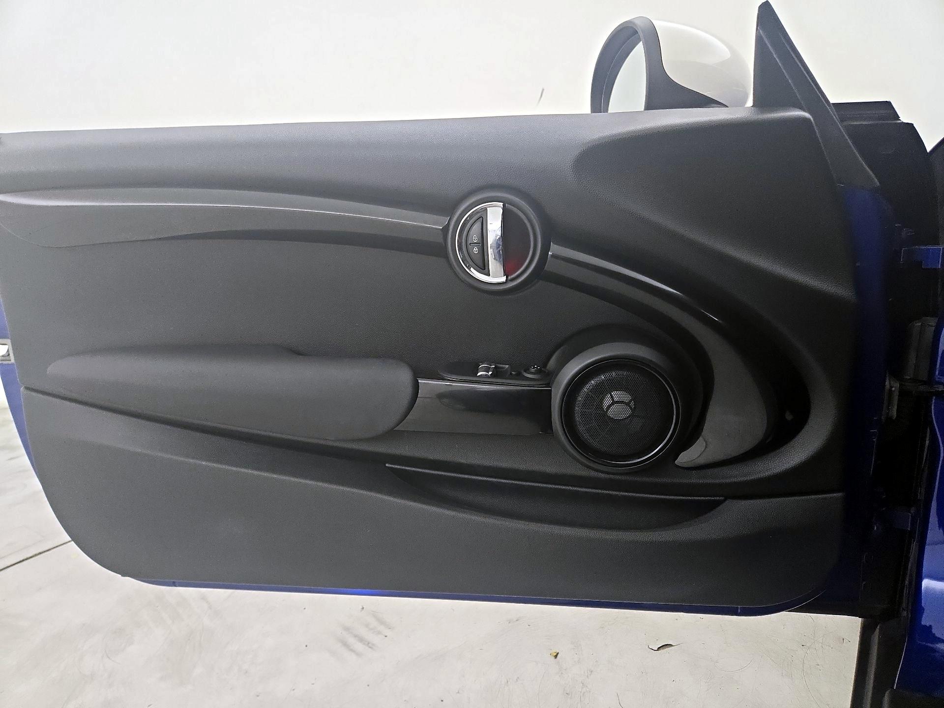 Thumbnail: 2019 MINI Cooper Hardtop - 12