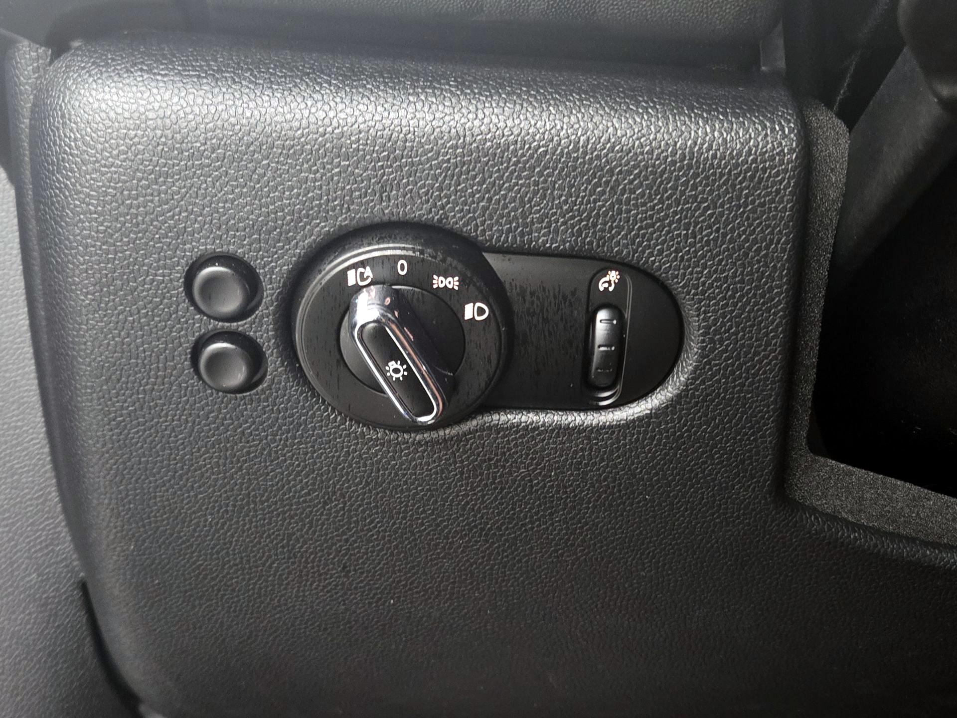 Thumbnail: 2019 MINI Cooper Hardtop - 13