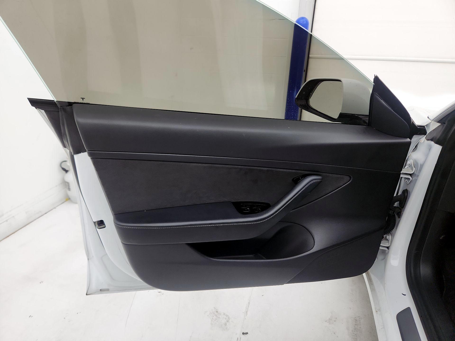 Thumbnail: 2020 Tesla Model 3 - 12