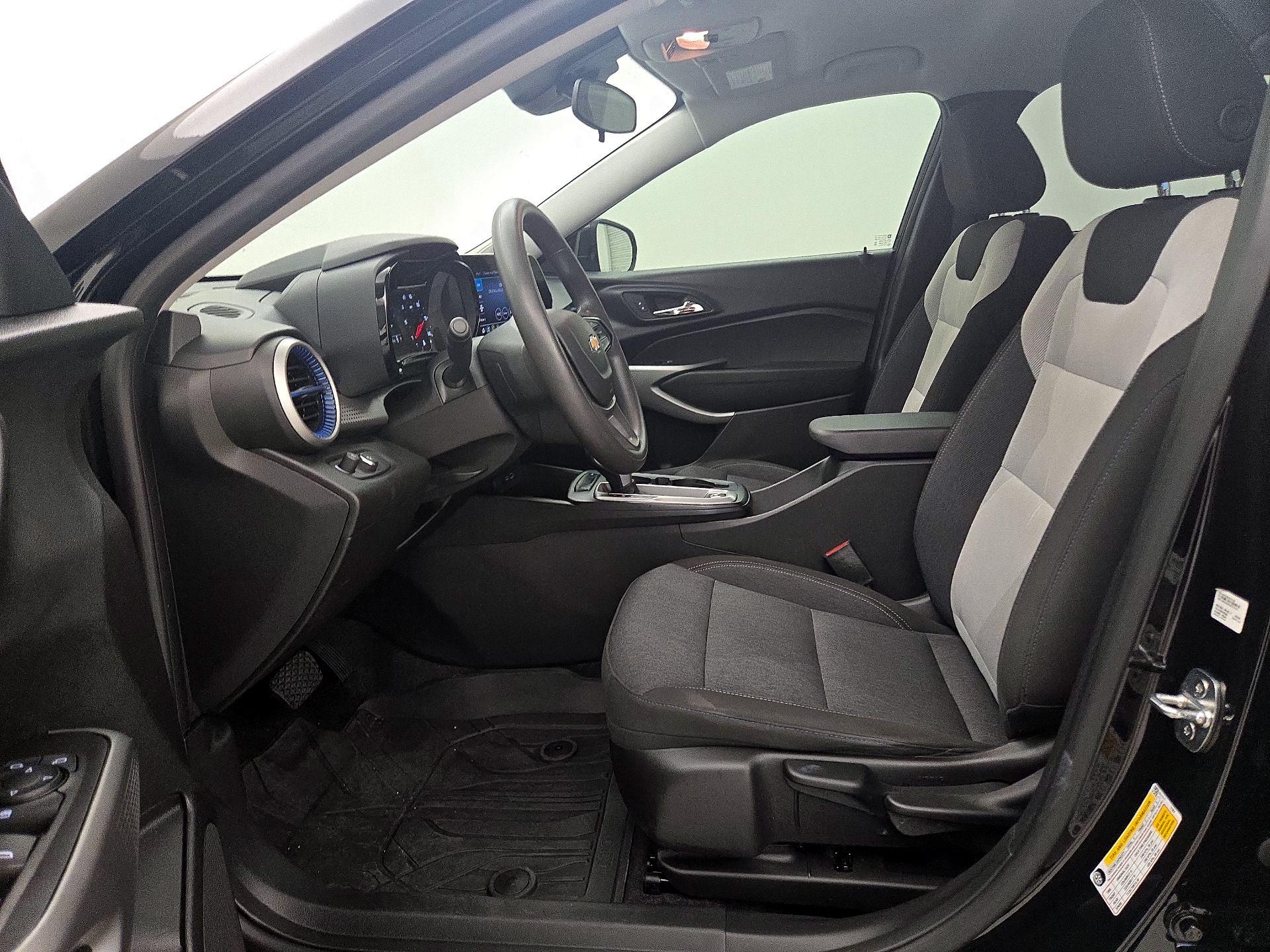 Thumbnail: 2024 Chevrolet Trax - 11
