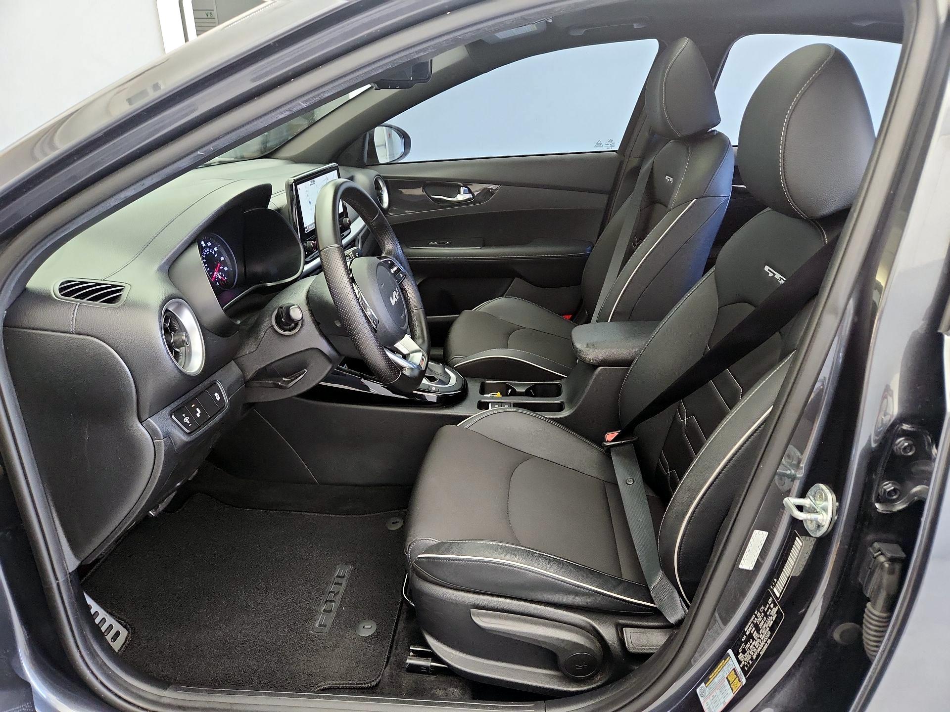Thumbnail: 2022 Kia Forte - 11