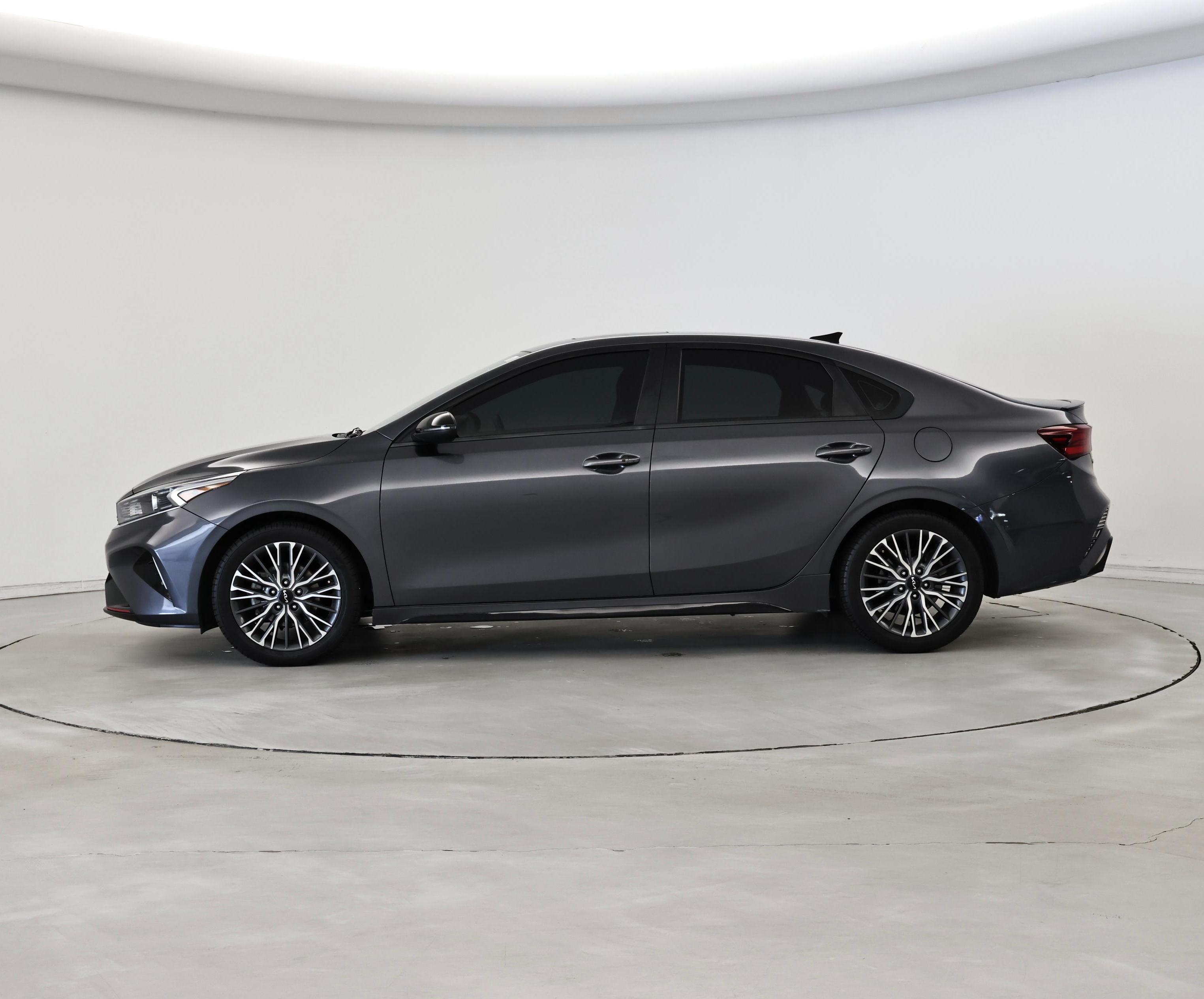 Thumbnail: 2022 Kia Forte - 3