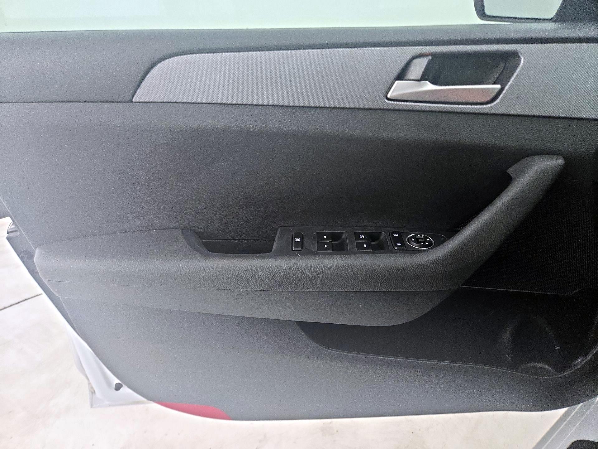Thumbnail: 2018 Hyundai Sonata - 12