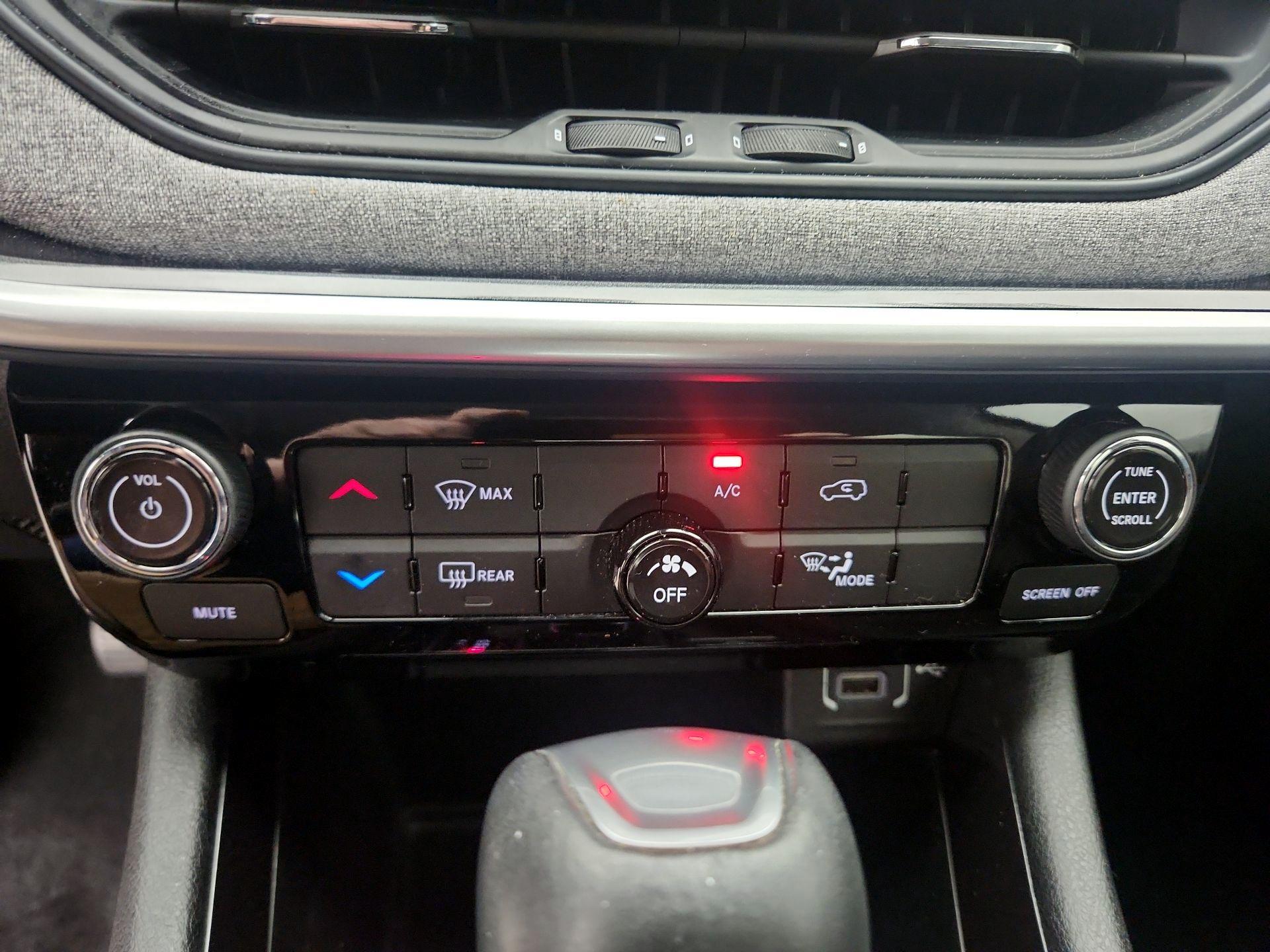 Thumbnail: 2022 Jeep Compass - 16