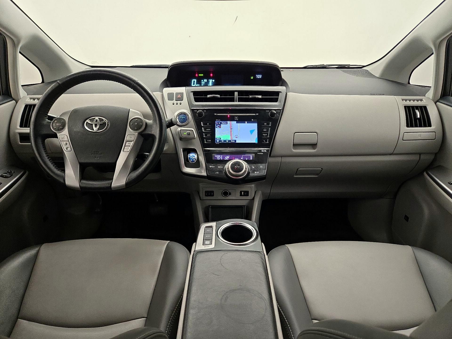 Thumbnail: 2017 Toyota Prius v - 9