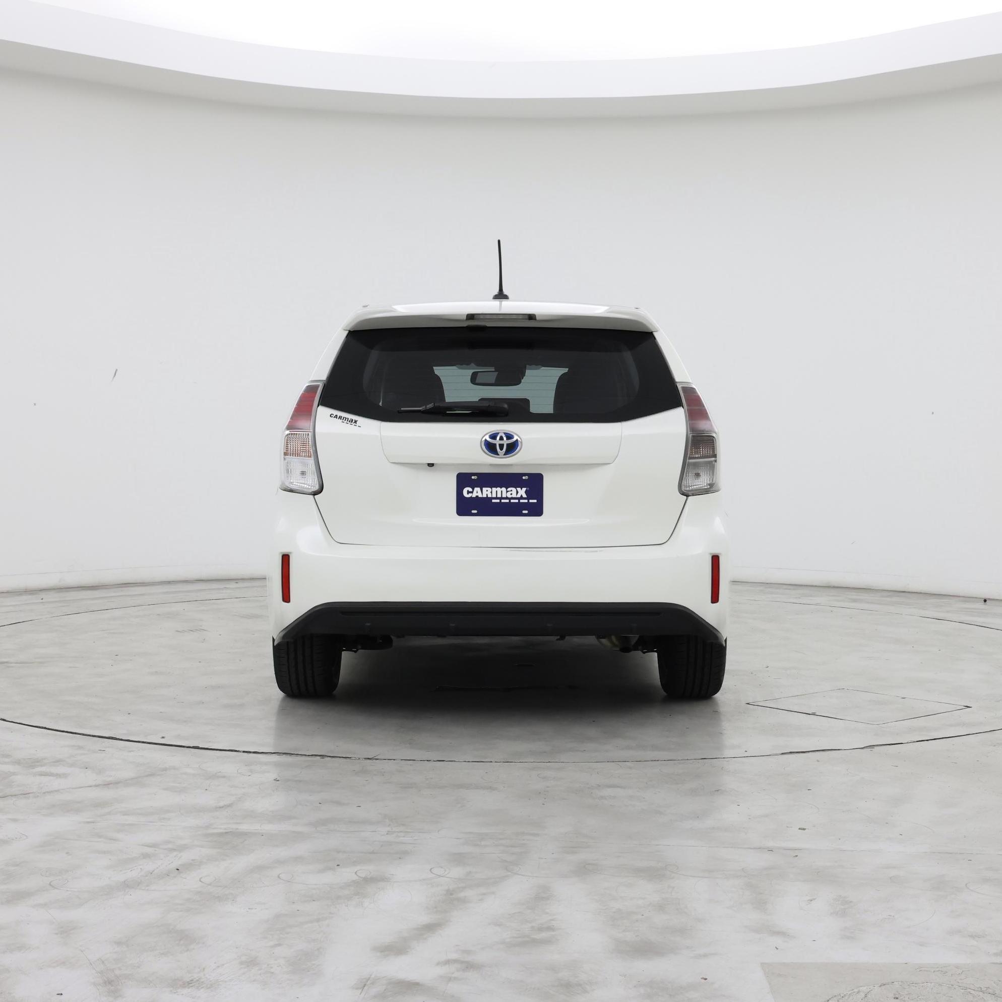 Thumbnail: 2017 Toyota Prius v - 6