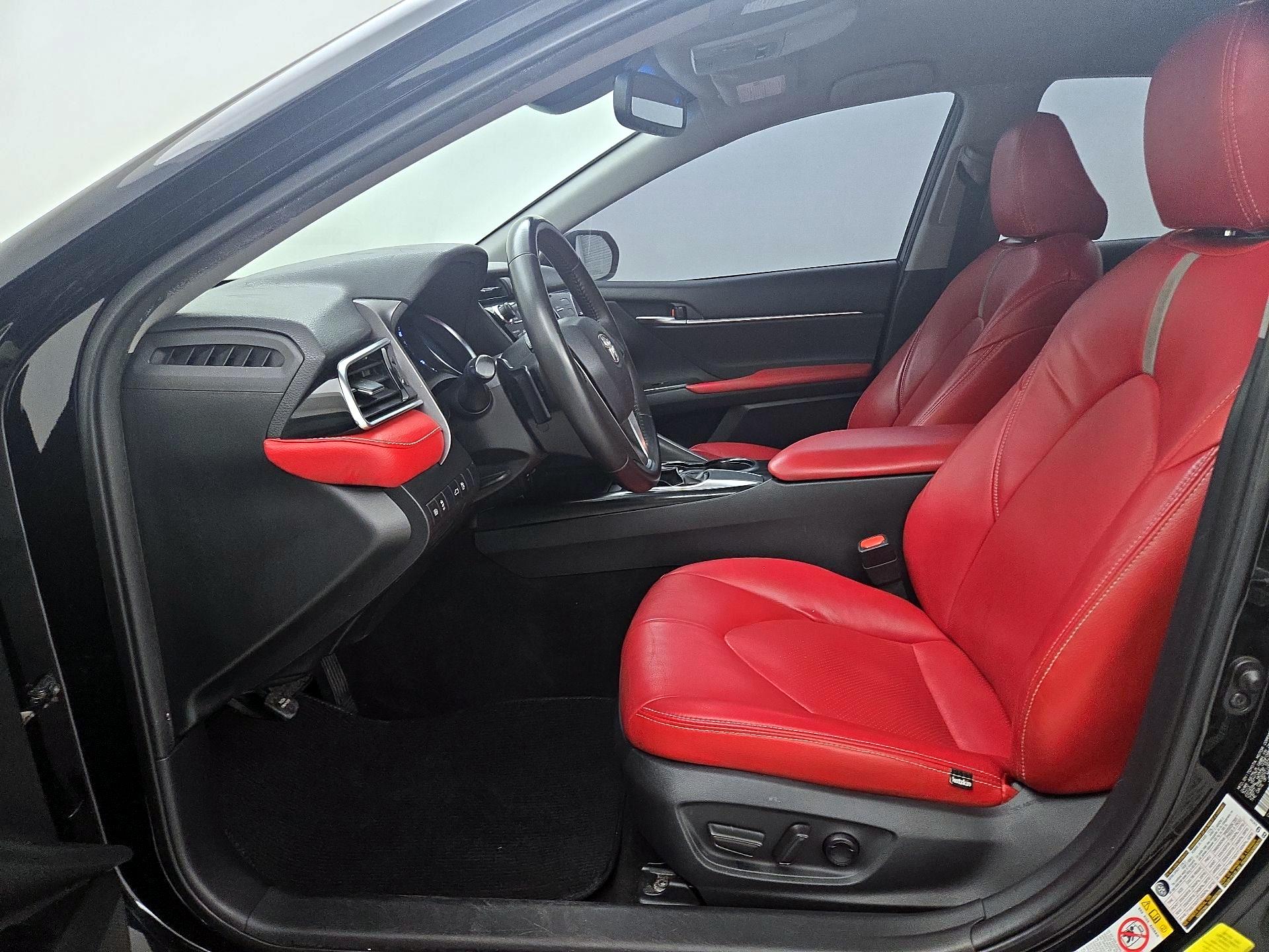 Thumbnail: 2018 Toyota Camry - 11