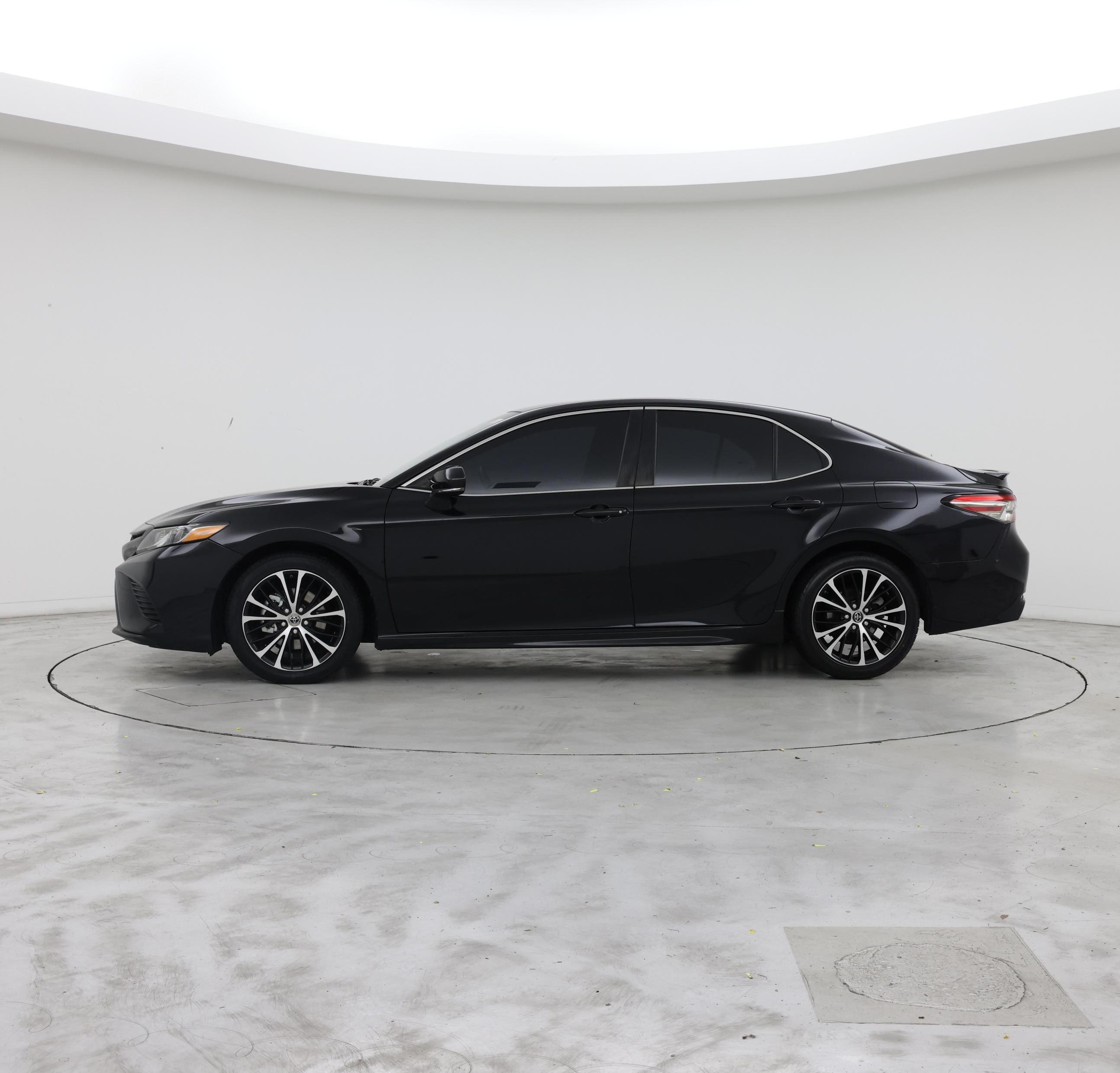 Thumbnail: 2018 Toyota Camry - 3