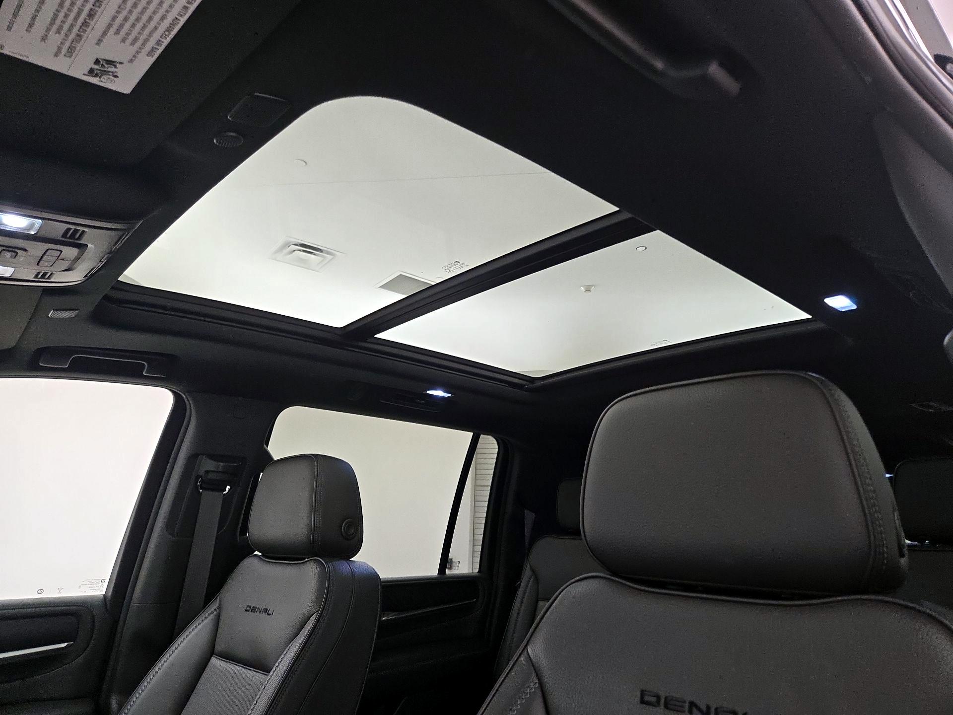 Thumbnail: 2021 GMC Yukon XL - 20