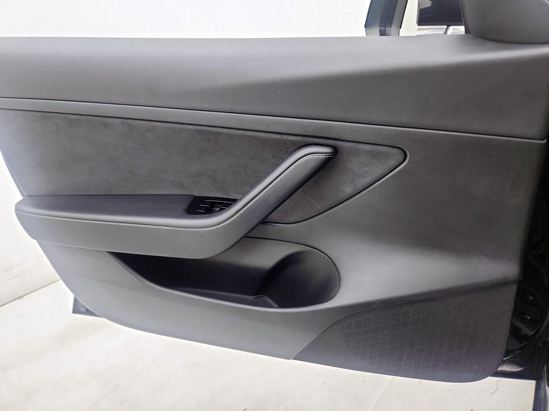 Thumbnail: 2020 Tesla Model 3 - 12