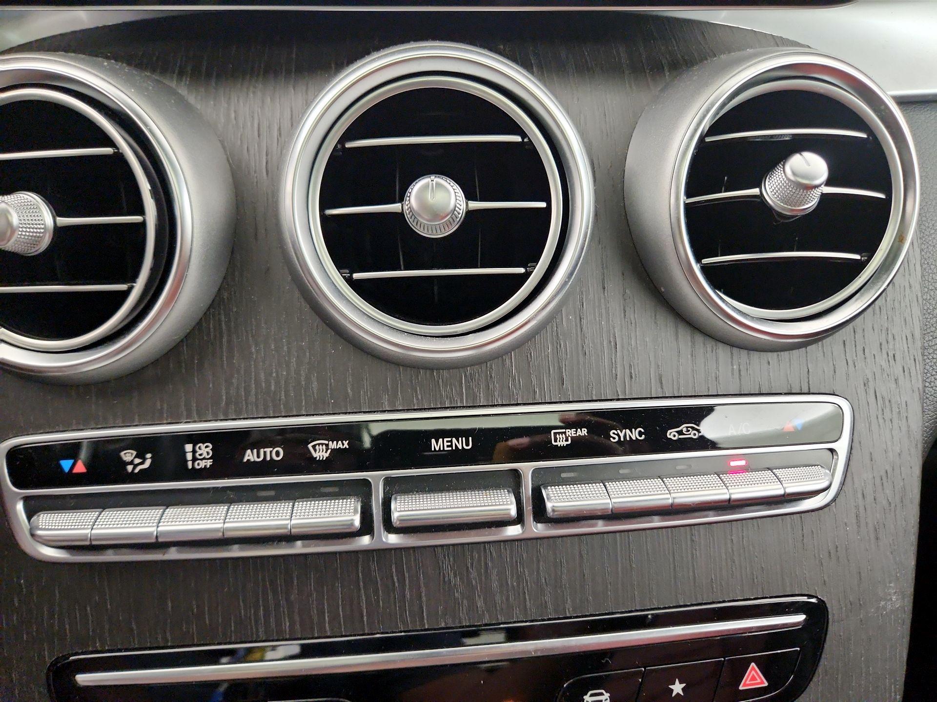 Thumbnail: 2022 Mercedes-Benz GLC - 17