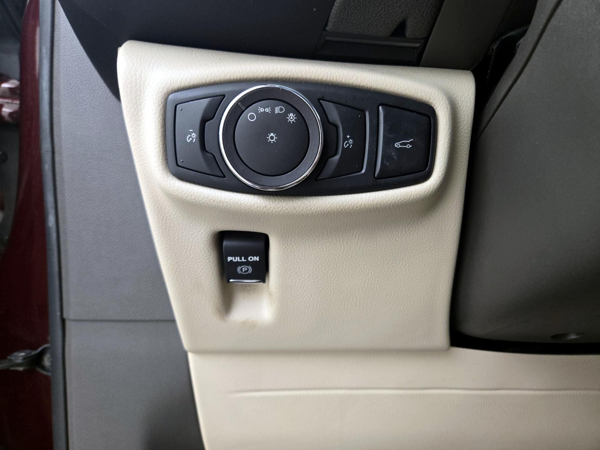 Thumbnail: 2017 Lincoln MKX - 11