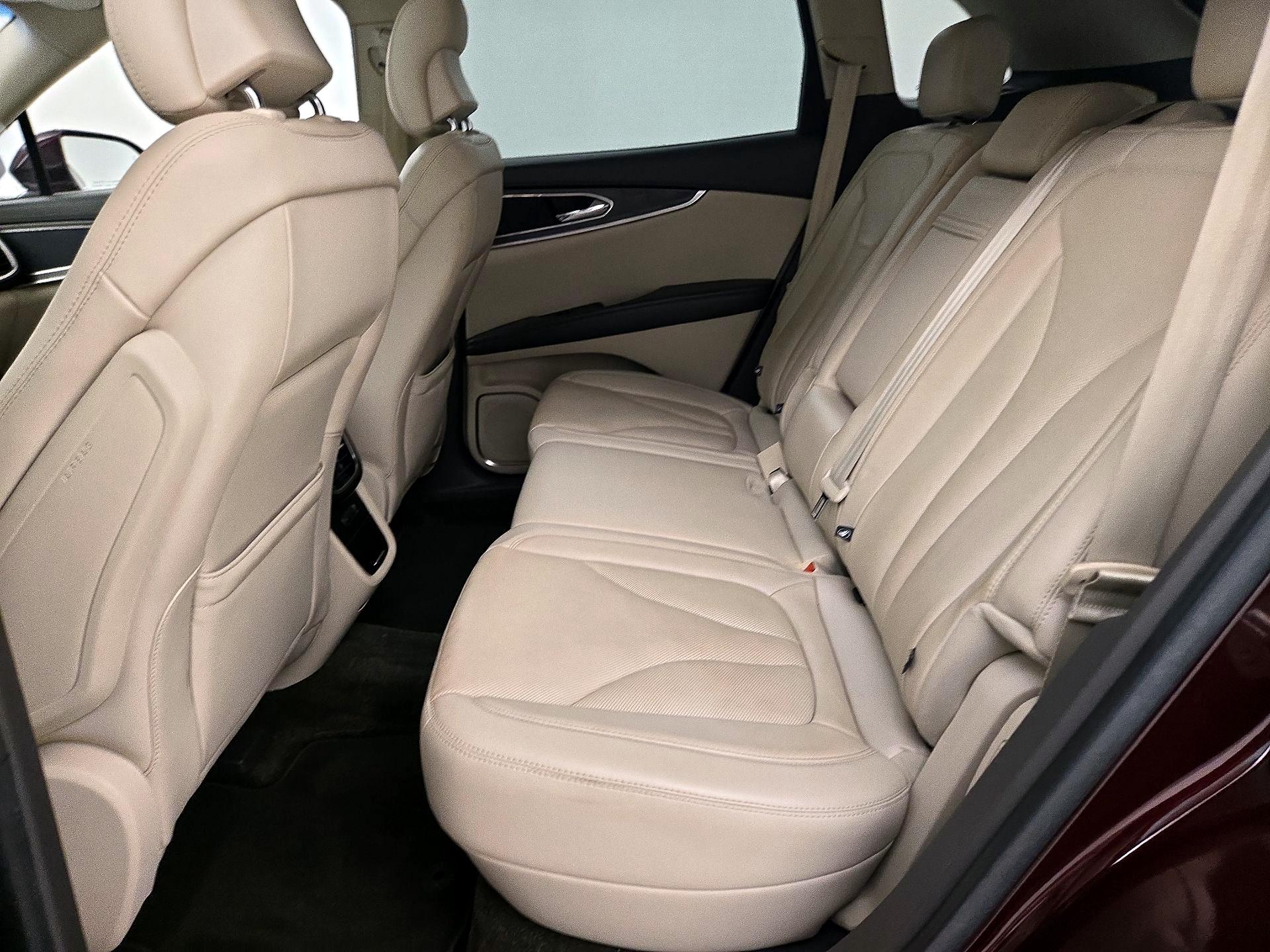 Thumbnail: 2017 Lincoln MKX - 19